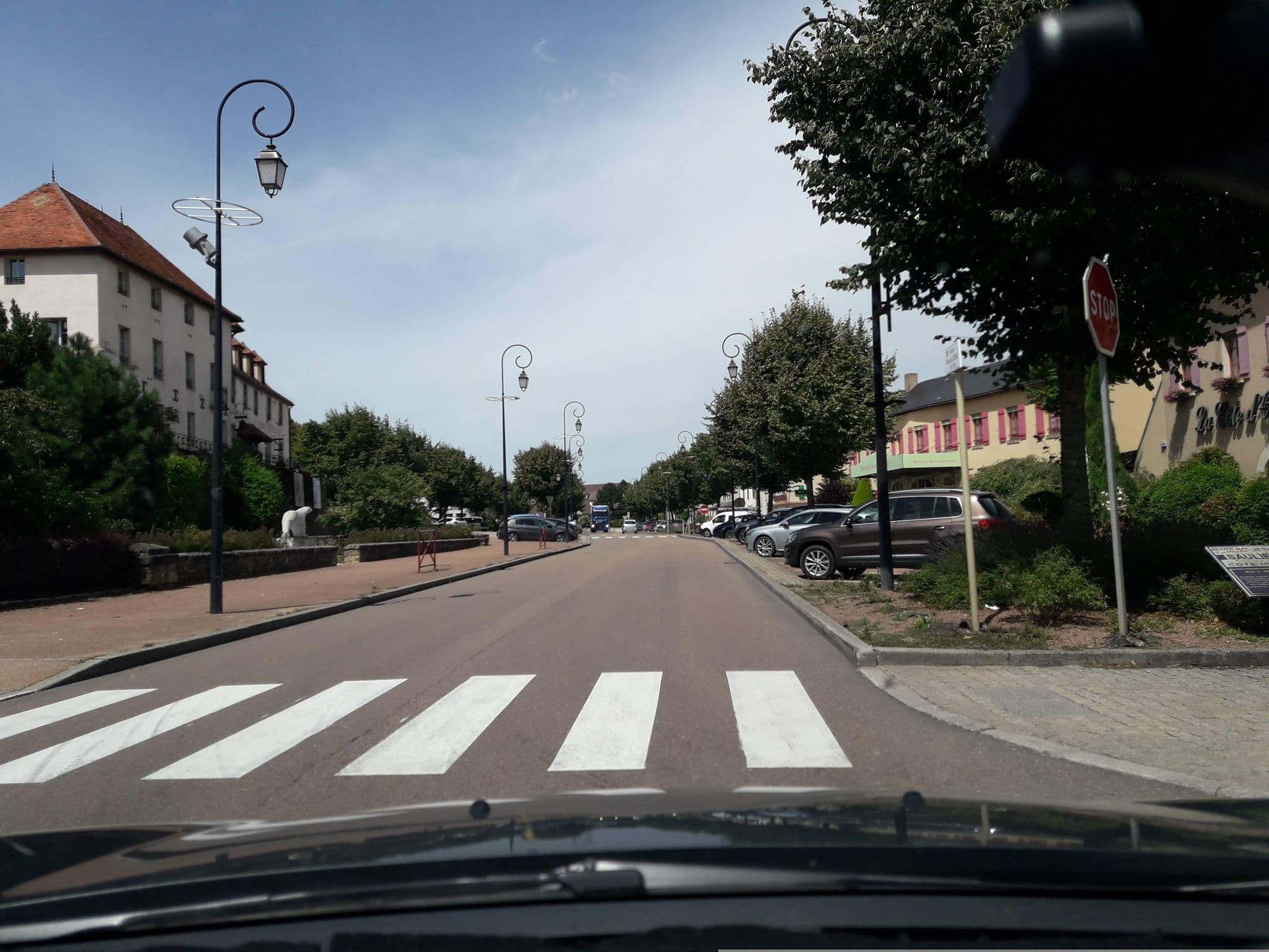 Street view near Hôtel de la Poste, Saulieu — © eric_s (CC BY-SA · Mapillary)