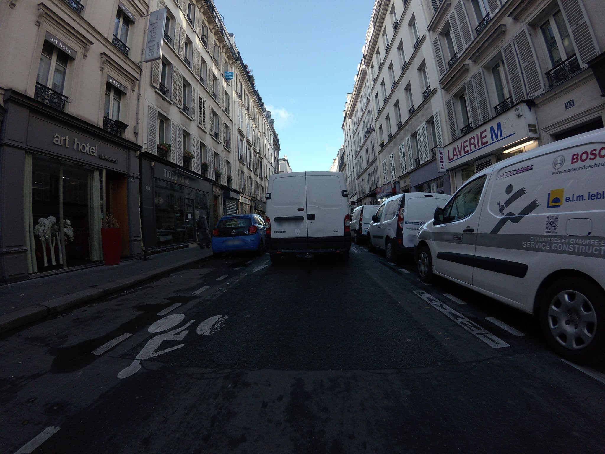 Street view near Art Hotel Batignolles, Paris 17 Batignolles-Monceau — © laurentlouf (CC BY-SA · Mapillary)
