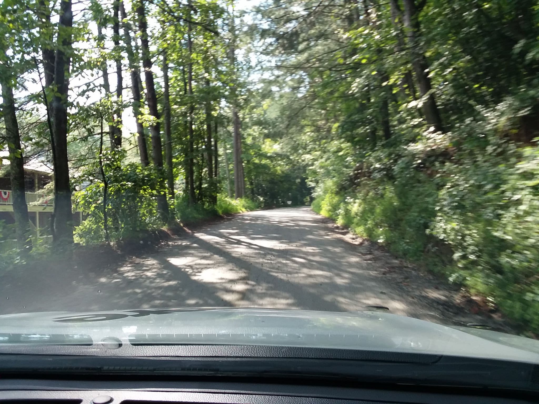 Street view near Glen-Ella Springs Inn, Clarkesville — © aqua12 (CC BY-SA · Mapillary)
