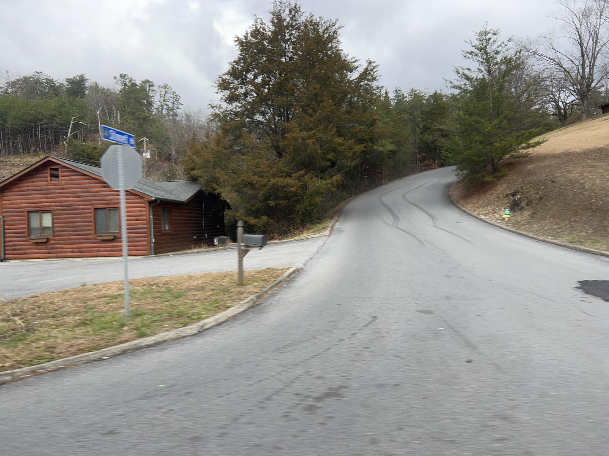 Street view near Starr Crest Resort, Pigeon Forge — © cubanoboi (CC BY-SA · Mapillary)