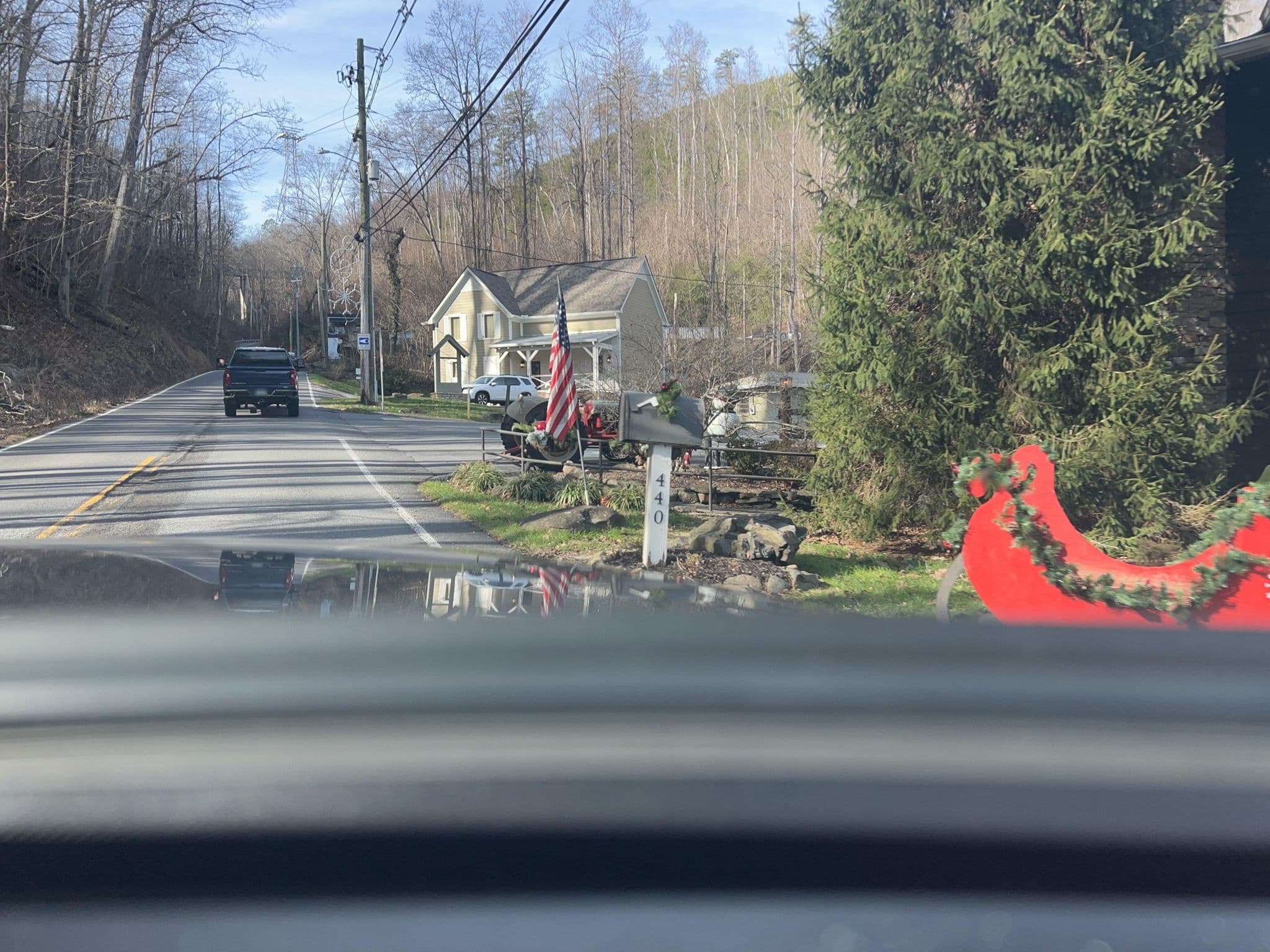 Street view near Mountain Laurel Chalets, Gatlinburg — © cubanoboi (CC BY-SA · Mapillary)