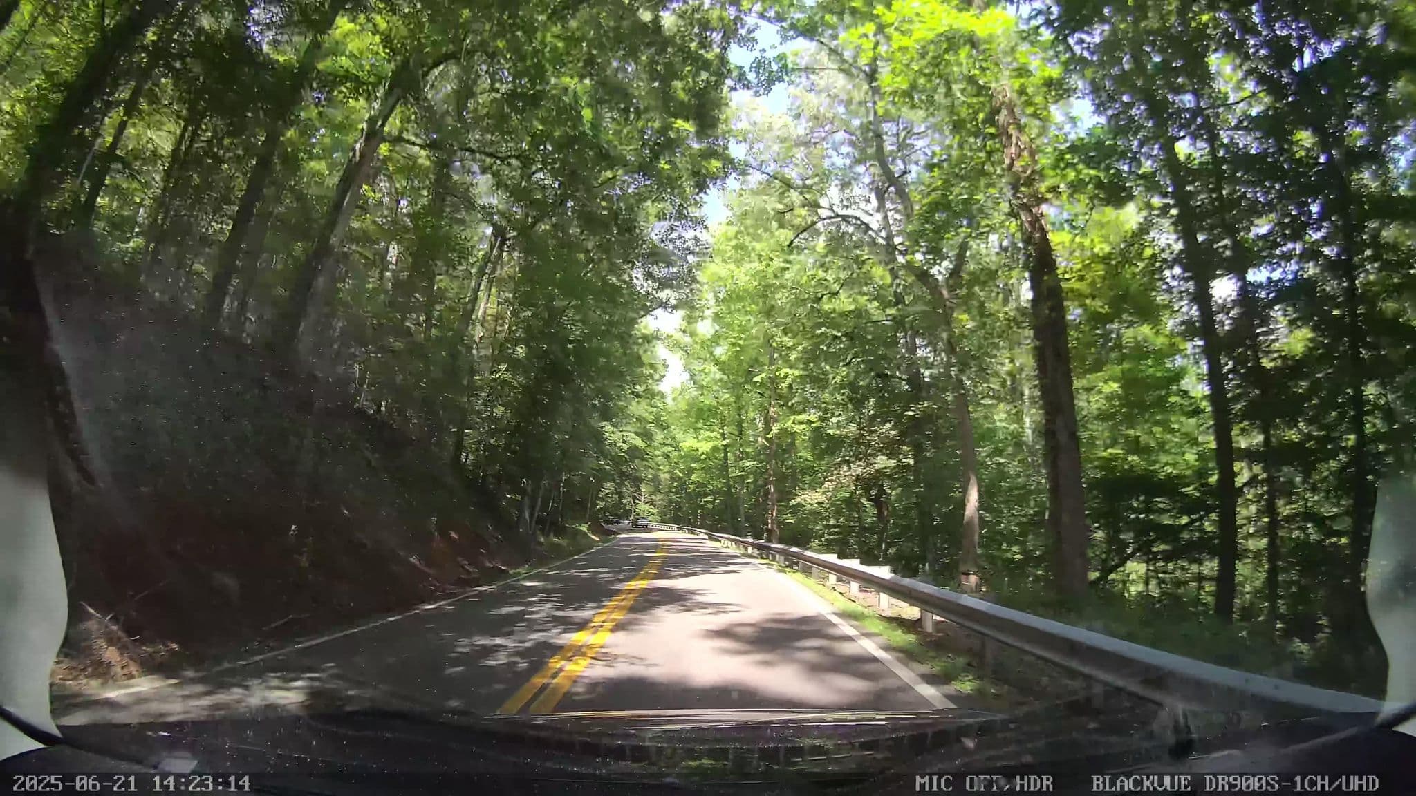 Street view near Rocky Top Jewel, Pigeon Forge — © smichae (CC BY-SA · Mapillary)