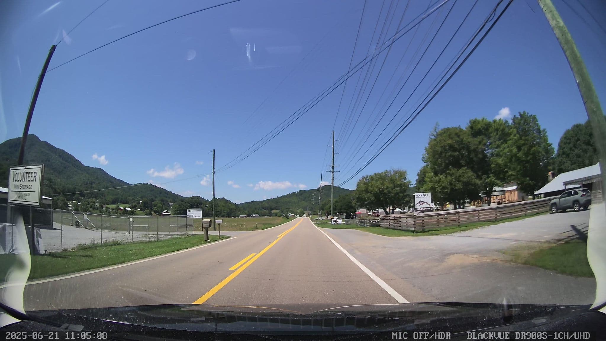 Street view near Mountain Valley Motel, Pigeon Forge — © smichae (CC BY-SA · Mapillary)
