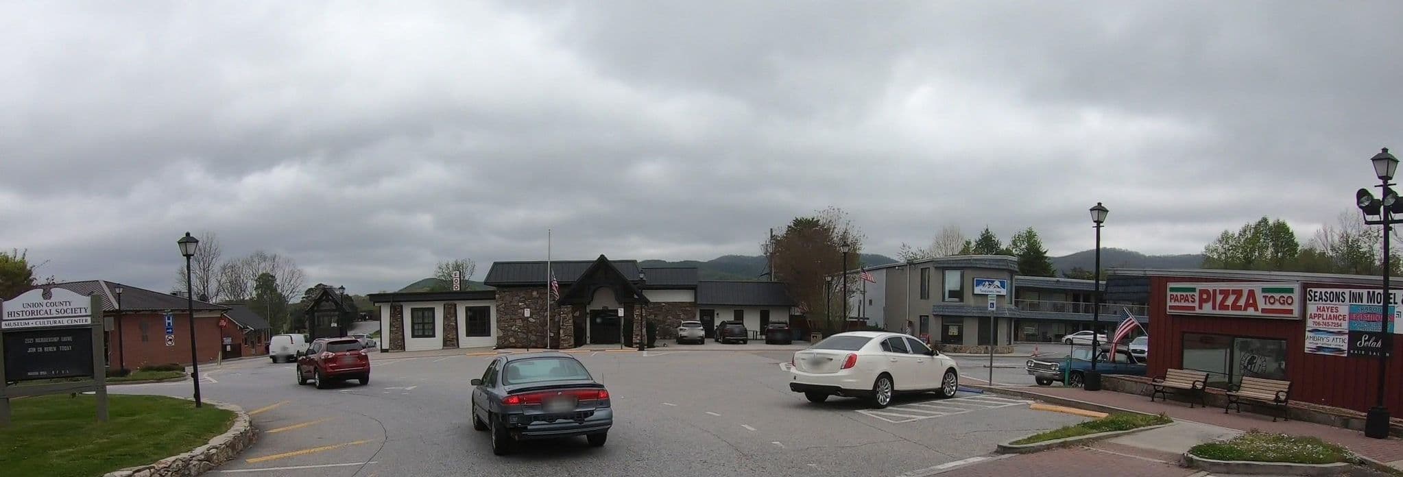 Street view near Seasons Inn, Young Harris — © networklanman (CC BY-SA · Mapillary)