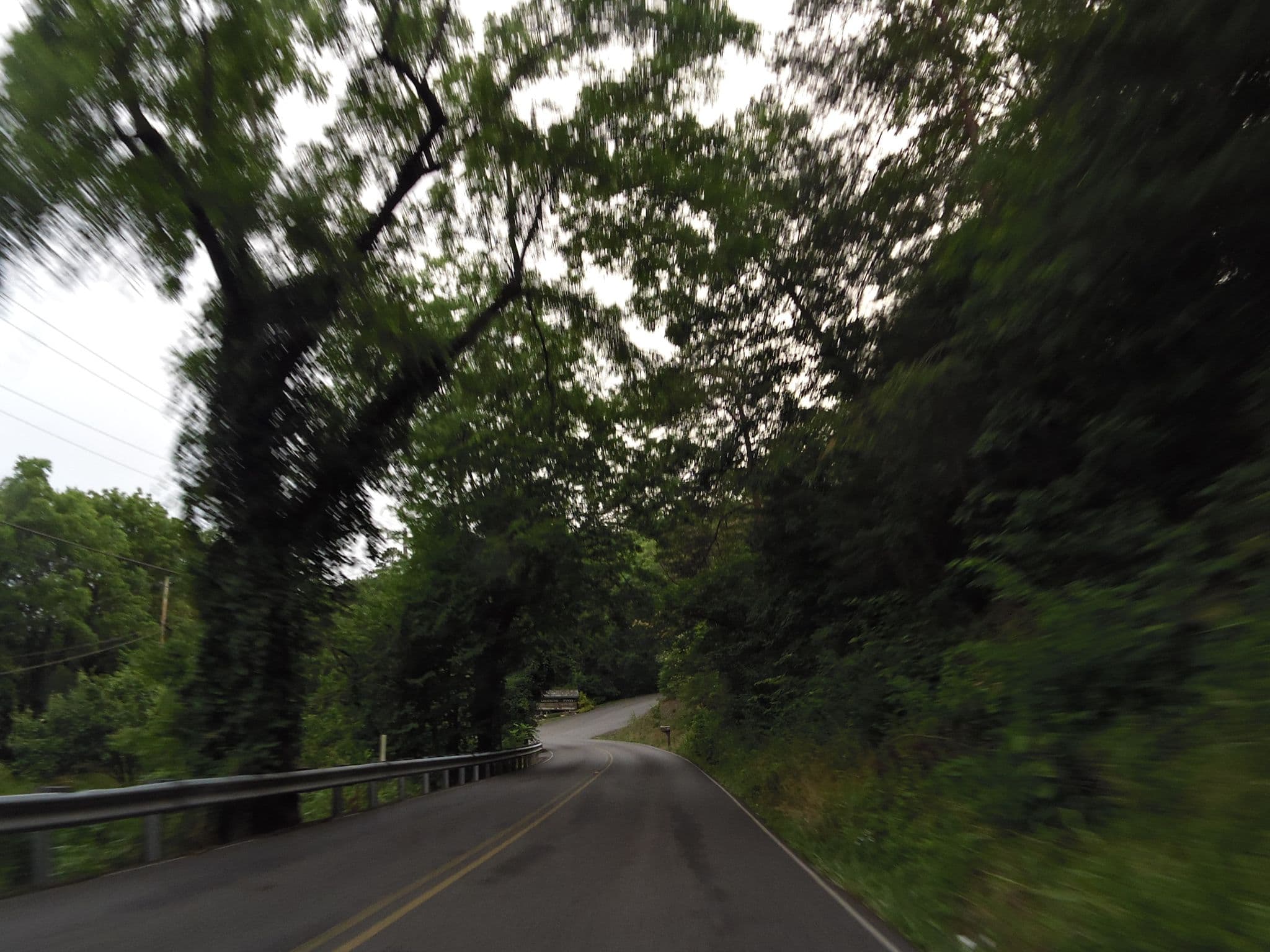 Street view near Laughing Pines Lodge, Pigeon Forge — © allen (CC BY-SA · Mapillary)