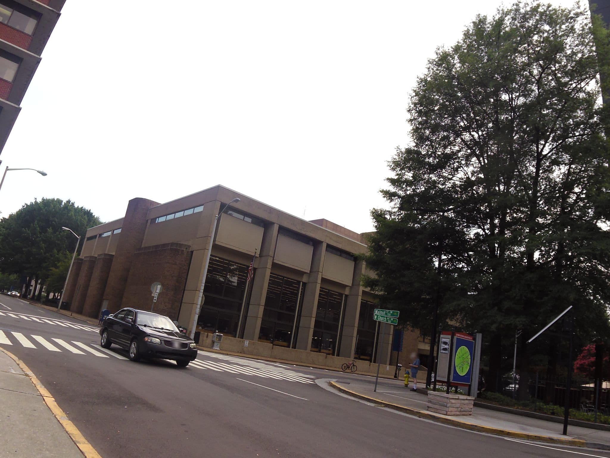 Street view near Hilton Room 1208, Knoxville — © allen (CC BY-SA · Mapillary)