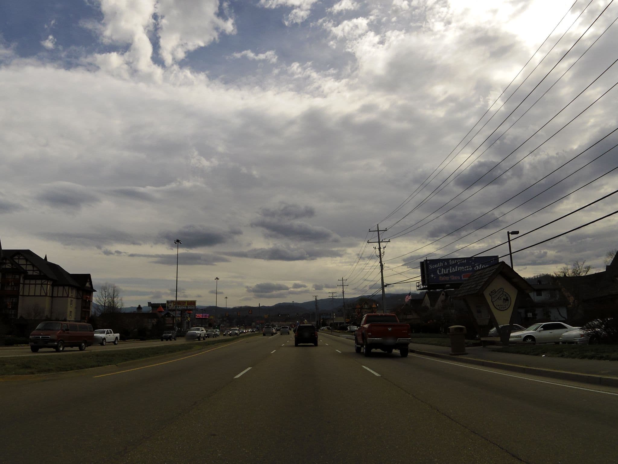 Street view near ROOM 202, Pigeon Forge — © allen (CC BY-SA · Mapillary)