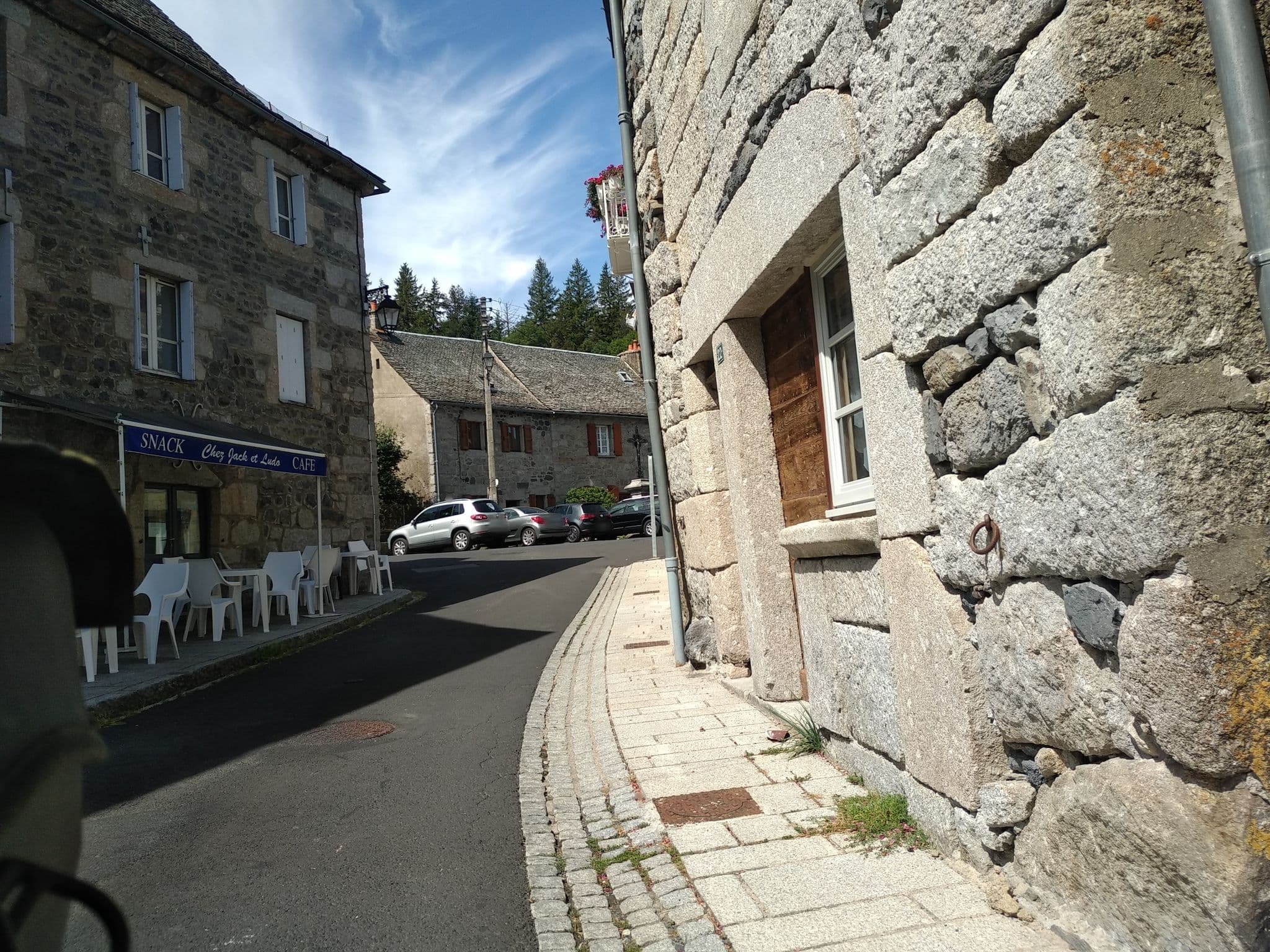 Street view near Hôtel restaurant Chez Remise, Laguiole — © nomadmapper (CC BY-SA · Mapillary)
