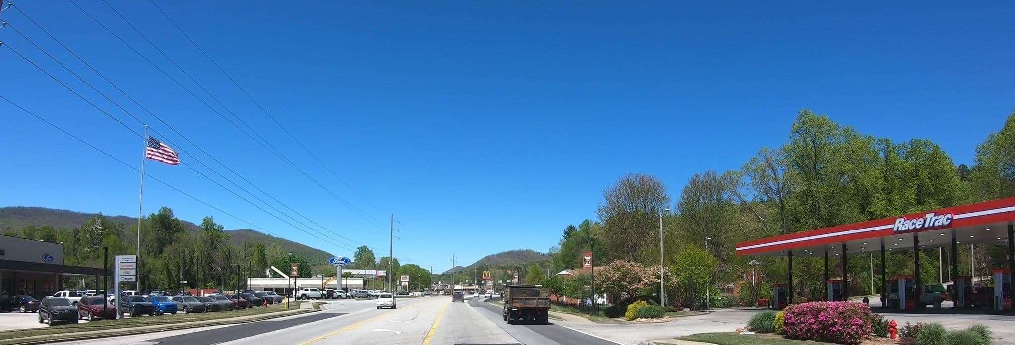 Street view near Eric's Mountain Palace, Clarkesville — © networklanman (CC BY-SA · Mapillary)
