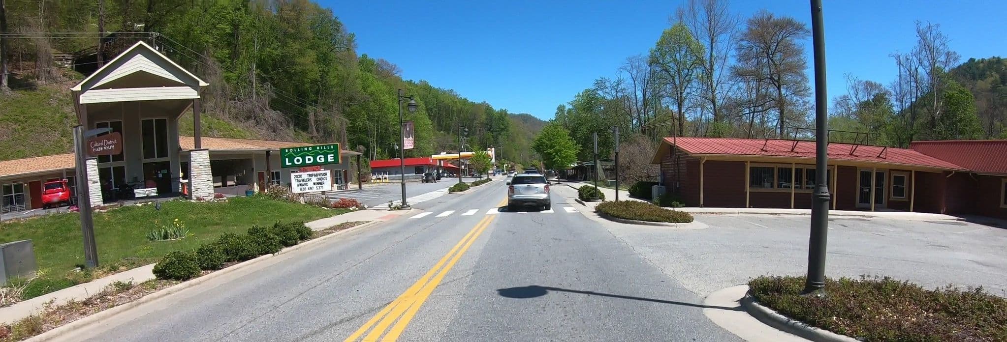 Street view near Pagent Hills Motel, Bryson City — © networklanman (CC BY-SA · Mapillary)