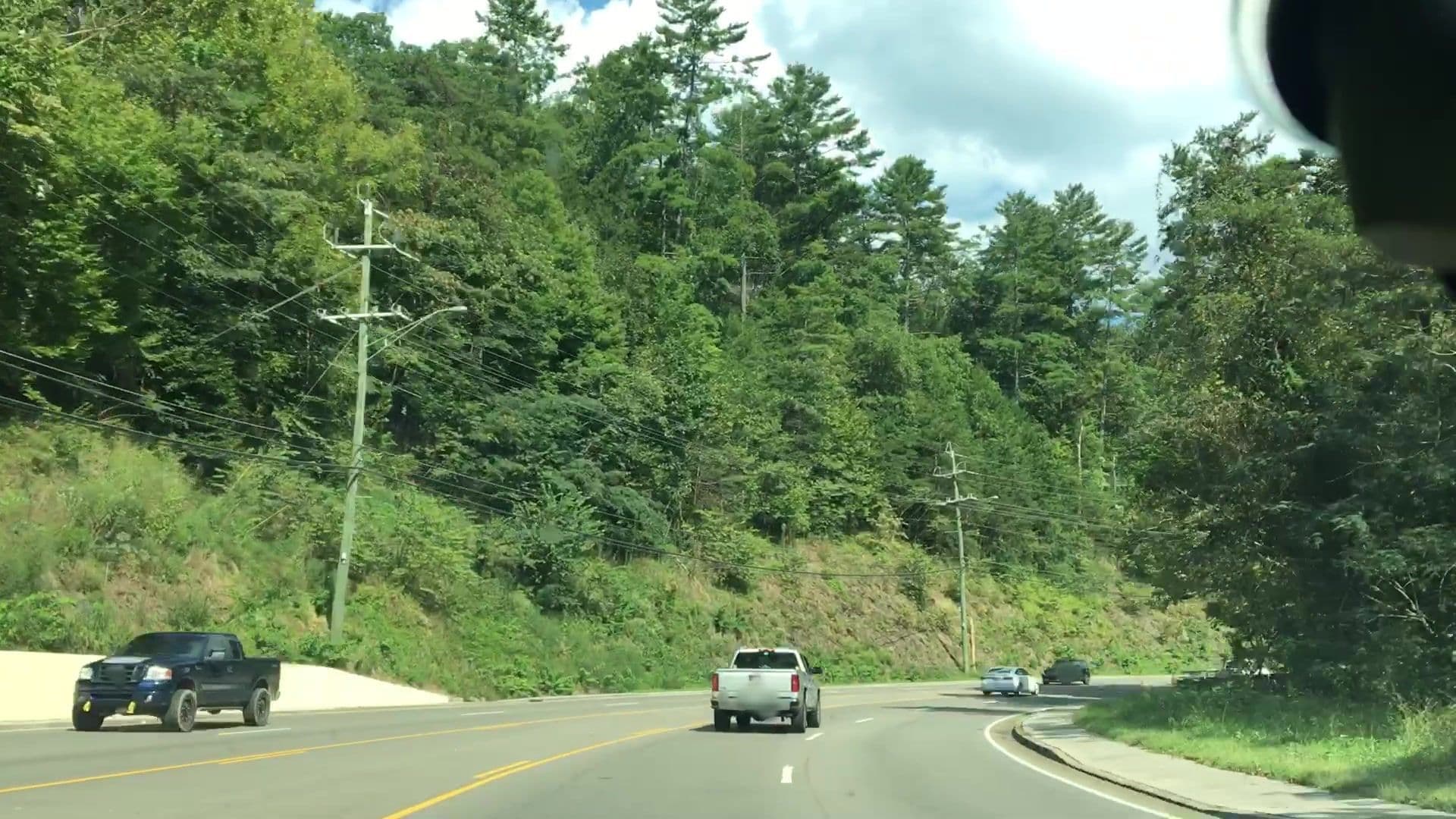 Street view near Zoders Inn and Suites Gatlinburg, Gatlinburg — © lvl5 (CC BY-SA · Mapillary)