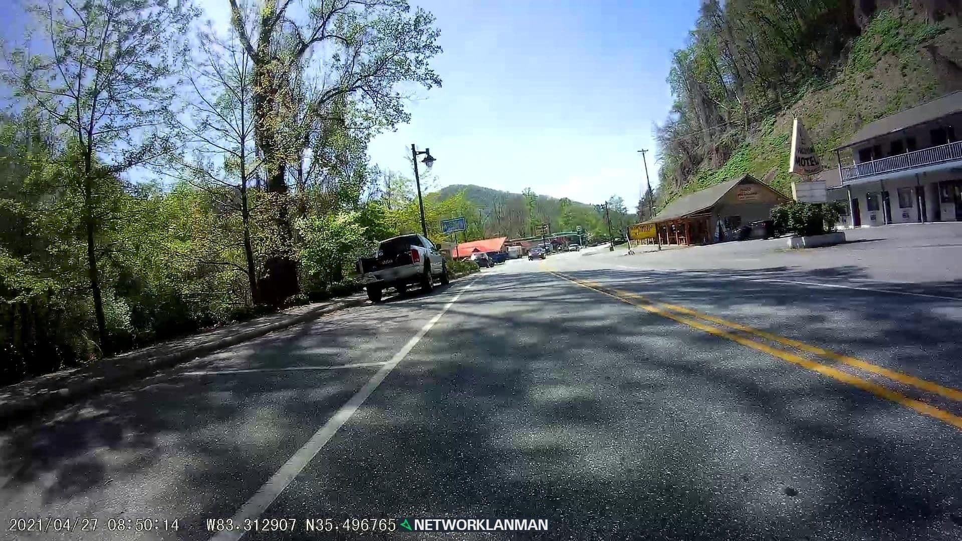 Street view near Wigwam Motel & Craft Shop, Bryson City — © networklanman (CC BY-SA · Mapillary)