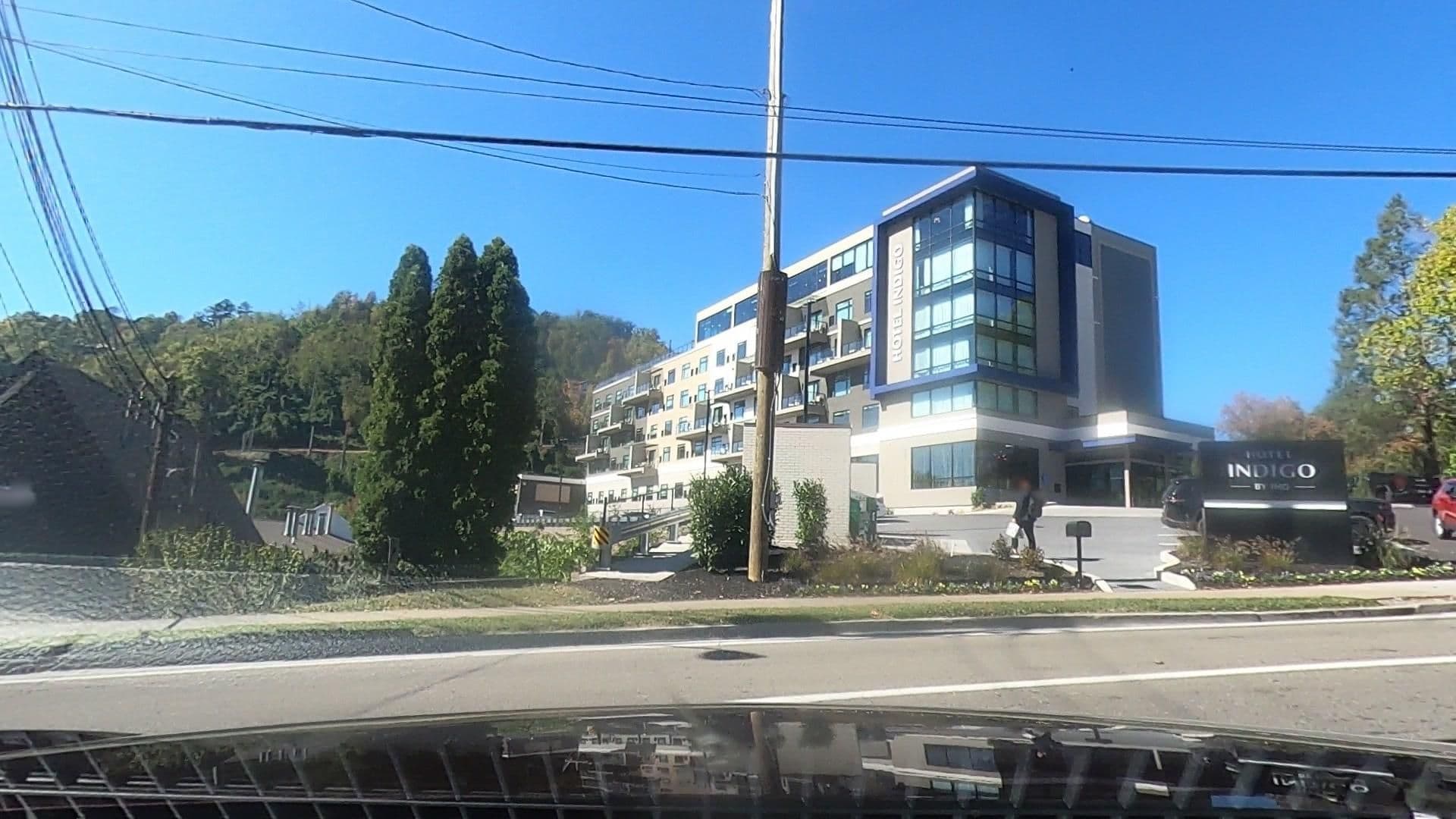 Street view near Last night, Gatlinburg — © raveneye (CC BY-SA · Mapillary)