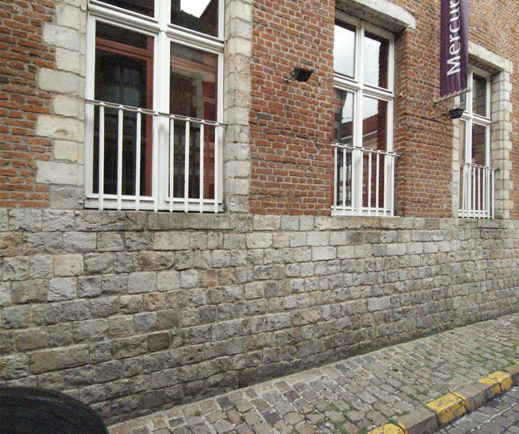 Street view near Hôtel Mercure Lille-Centre Vieux-Lille, La Madeleine — © melimmergis (CC BY-SA · Mapillary)
