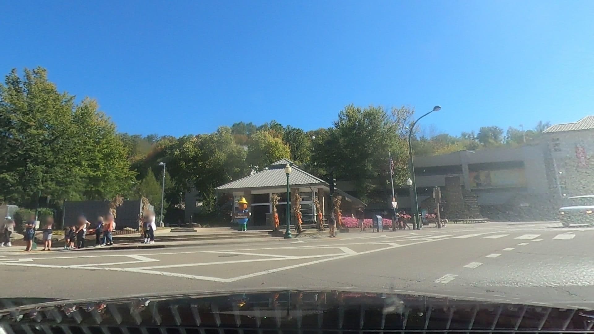 Street view near The Edgewater Hotel - Room 415, Gatlinburg — © raveneye (CC BY-SA · Mapillary)