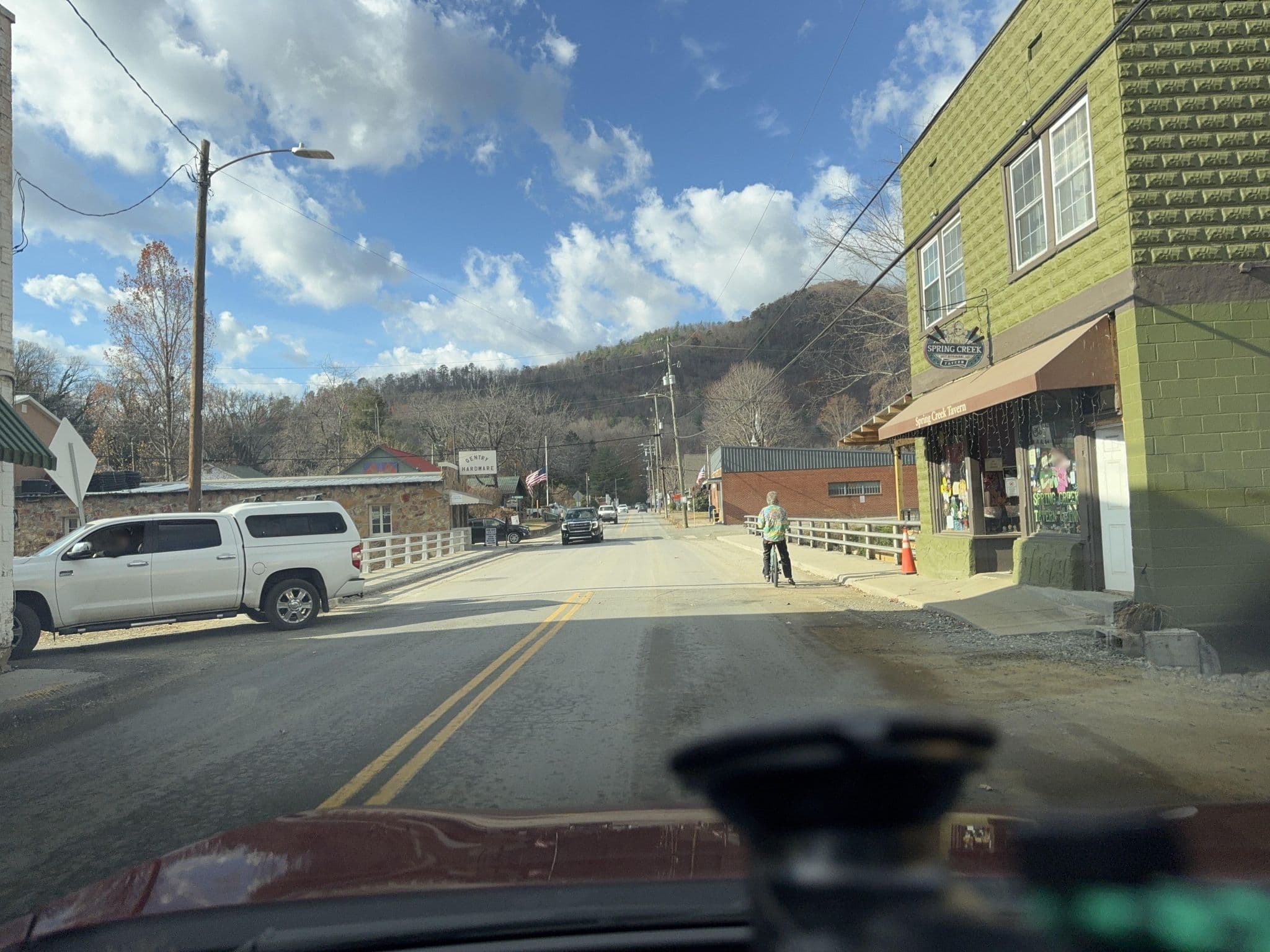 Street view near Creek Water Inn, Mars Hill — © quickness805 (CC BY-SA · Mapillary)