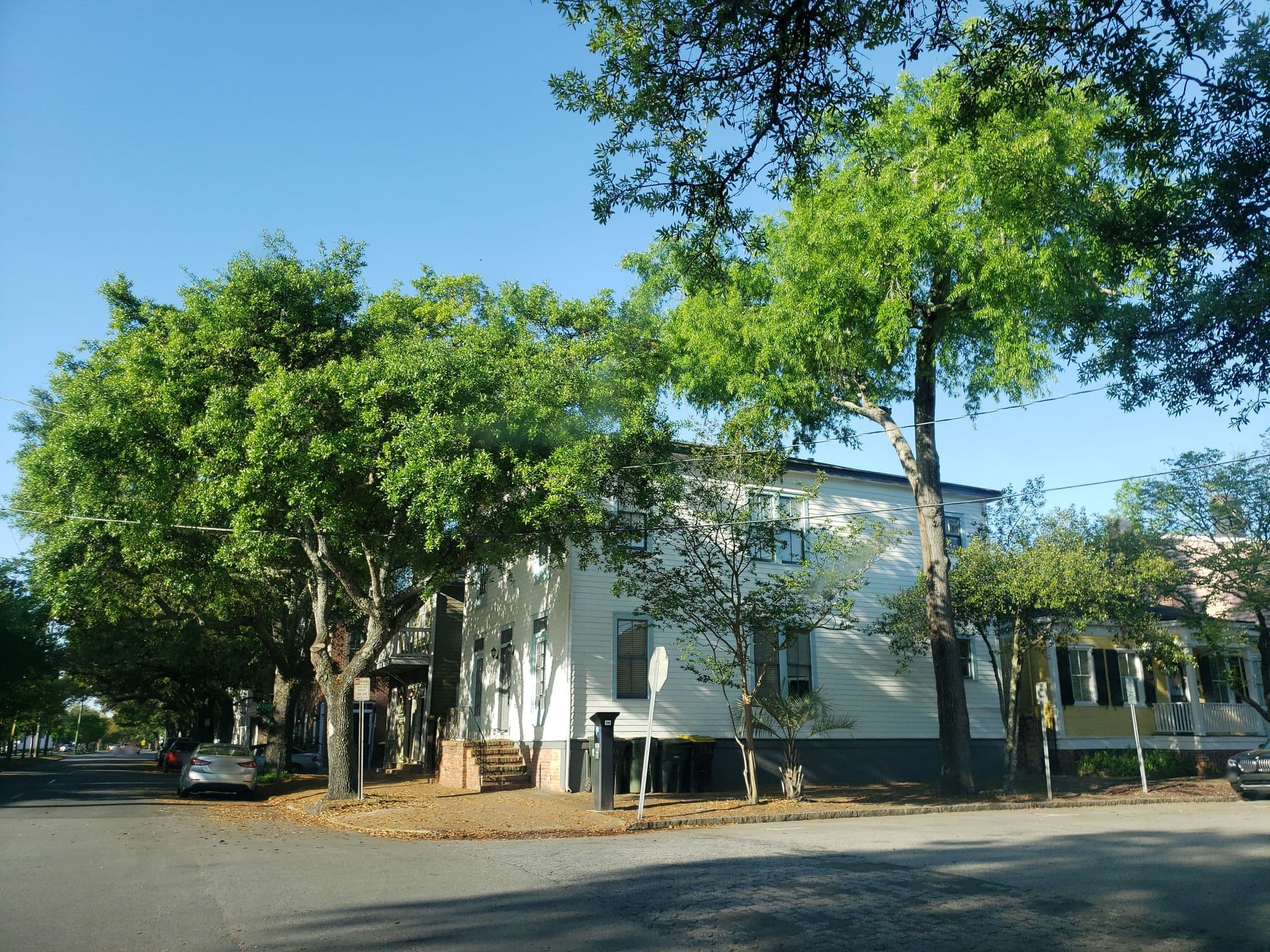 Street view near Captain's House, Savannah — © davegis (CC BY-SA · Mapillary)