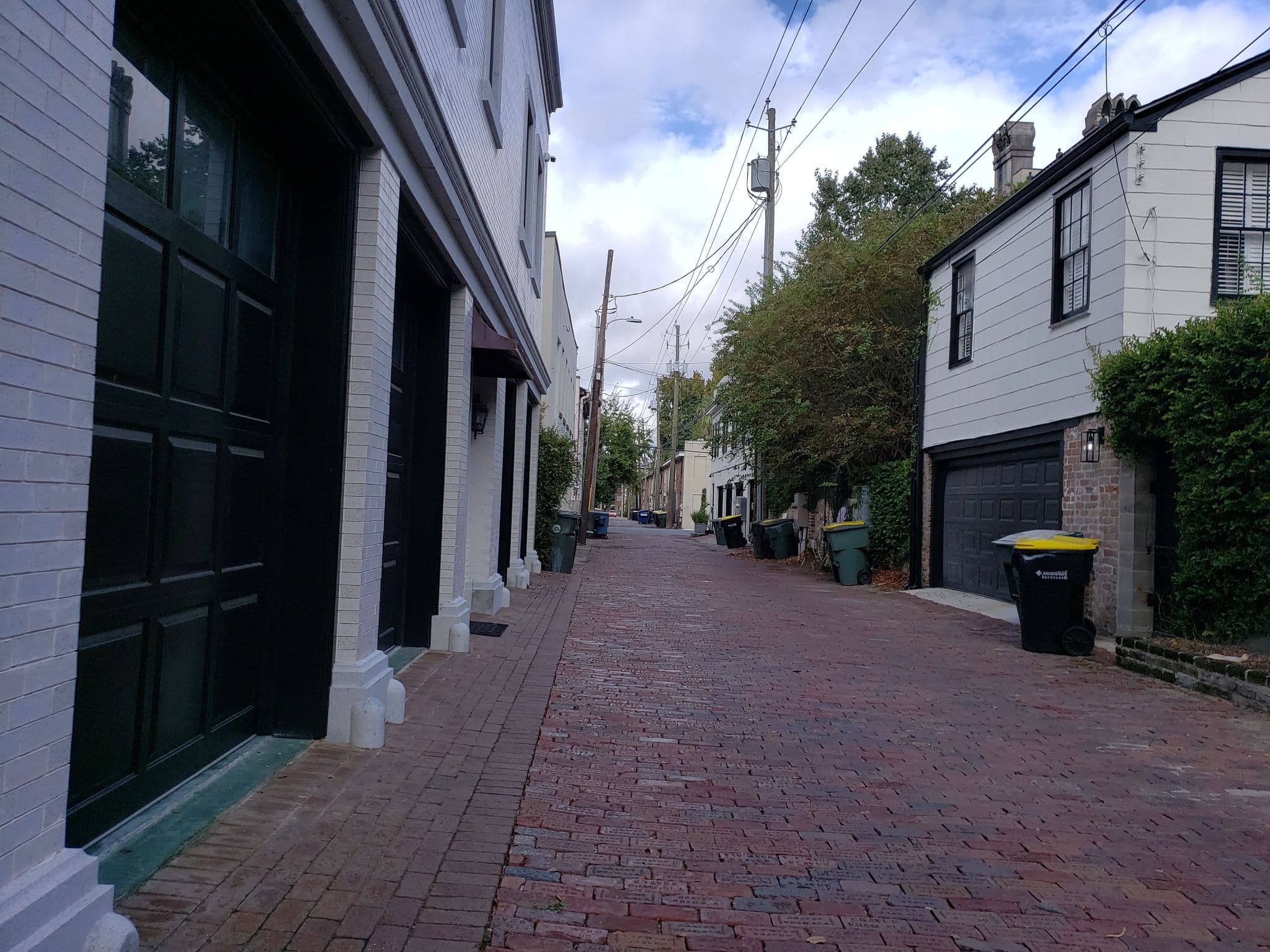Street view near Savannah Chateau, Savannah — © davegis (CC BY-SA · Mapillary)