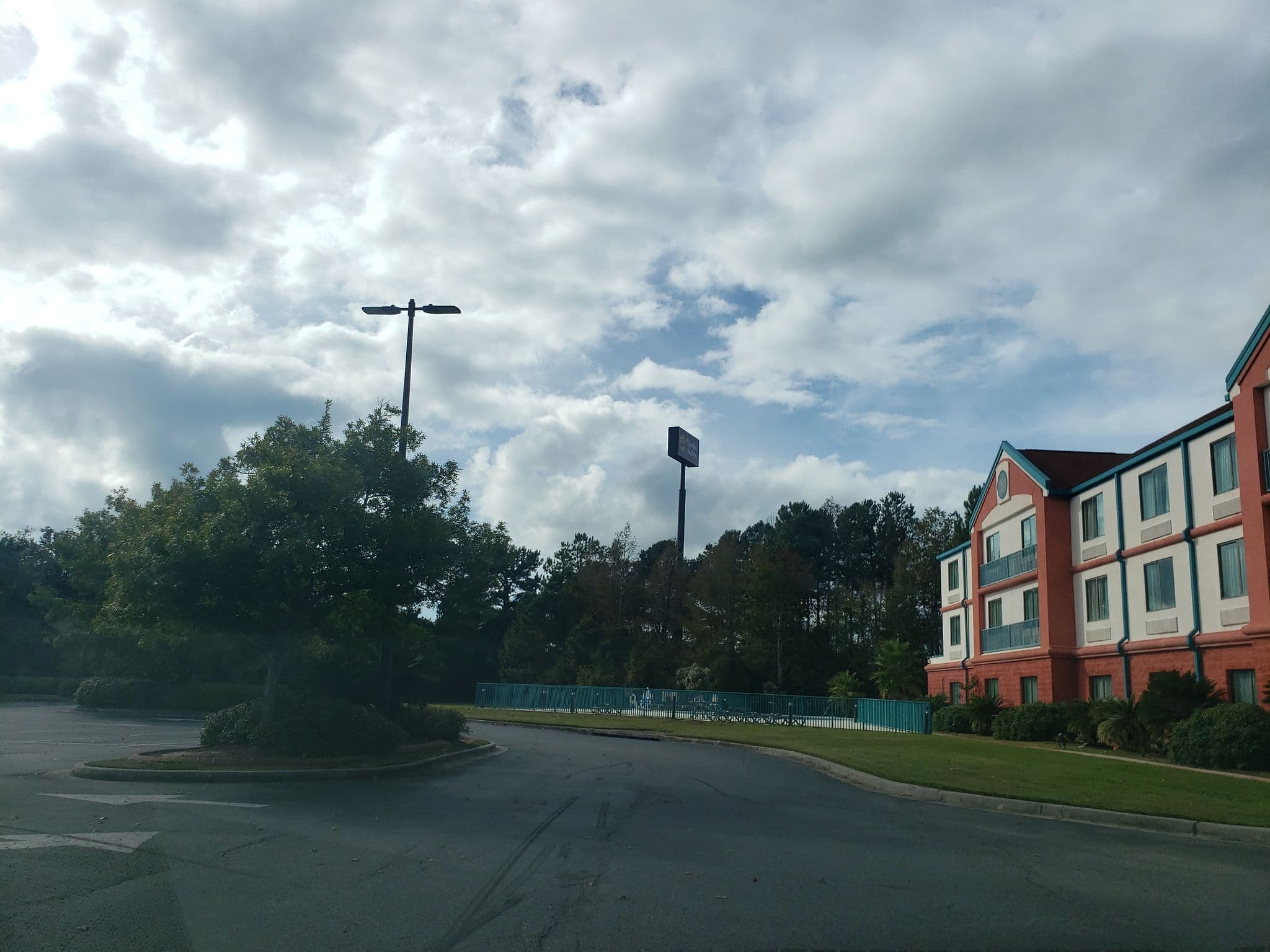Street view near Holiday Inn Express and Suites, Pooler — © davegis (CC BY-SA · Mapillary)