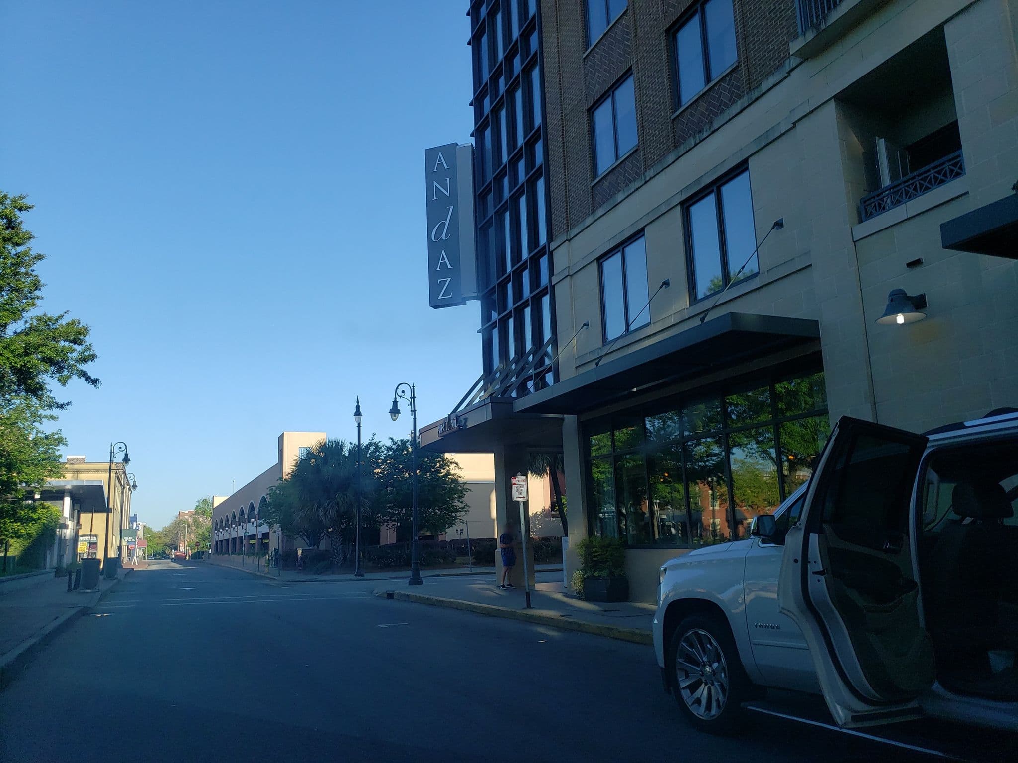 Street view near Avia, Savannah — © davegis (CC BY-SA · Mapillary)