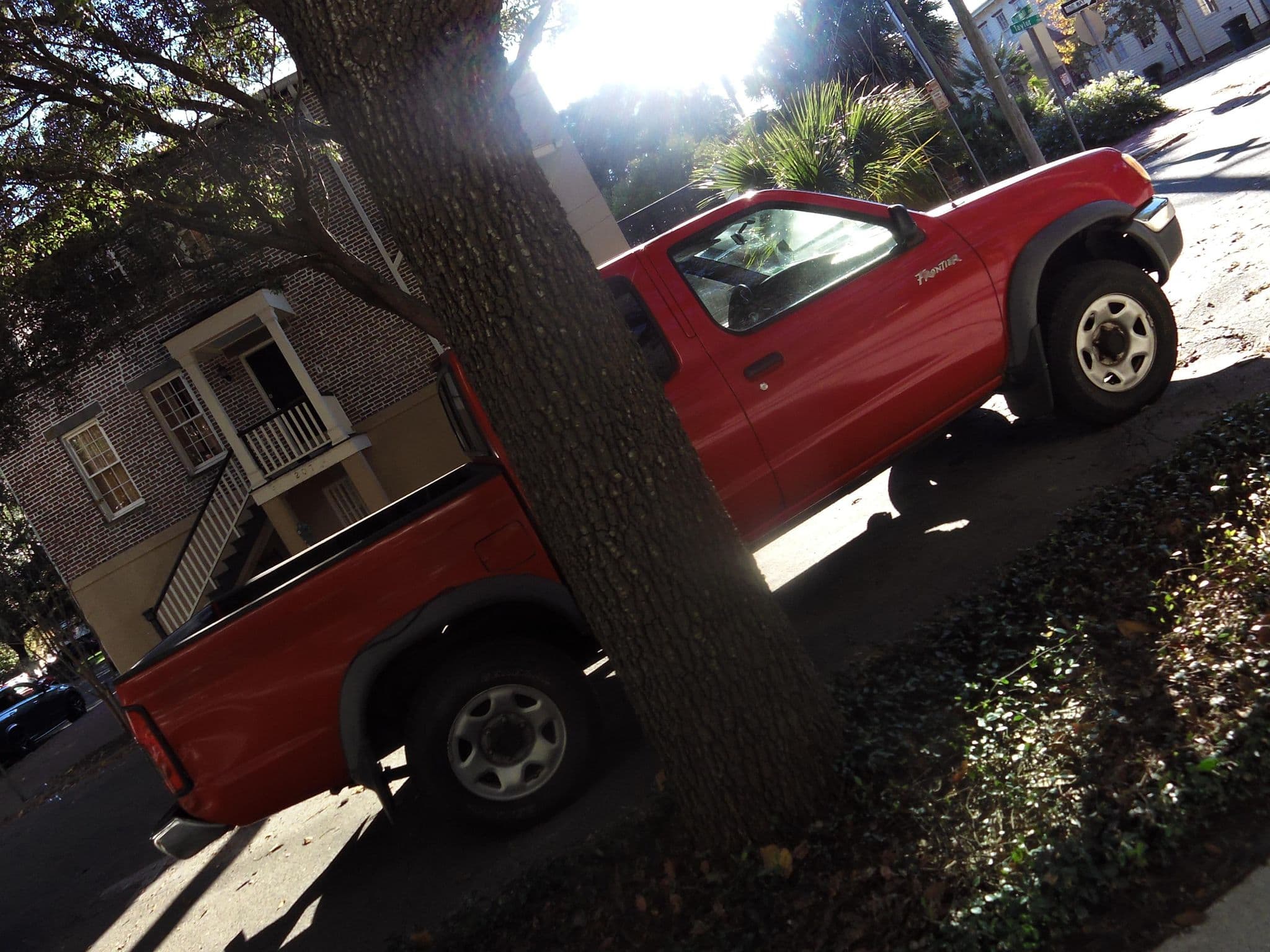 Street view near Armstrong Inn on Chatham Square, Savannah — © allen (CC BY-SA · Mapillary)