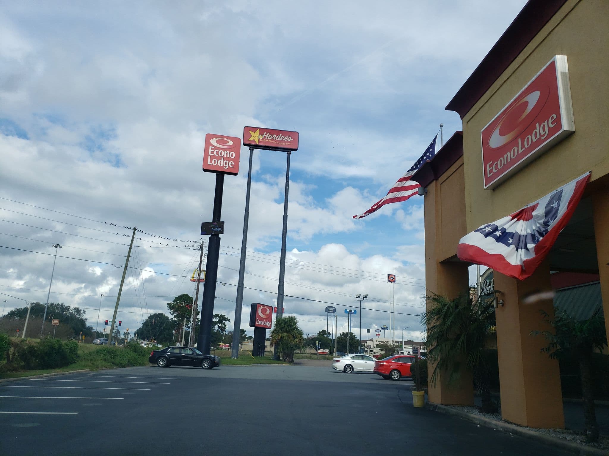 Street view near Oneway Savannah, Pooler — © davegis (CC BY-SA · Mapillary)