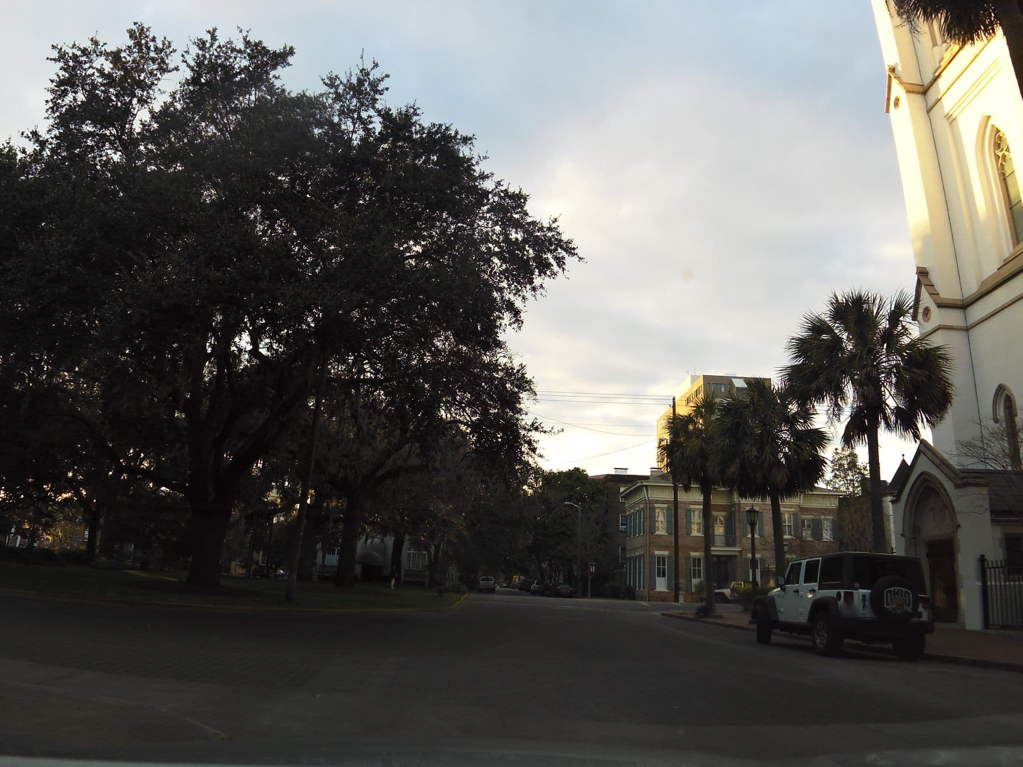 Street view near The Cathedral Inns, Savannah — © allen (CC BY-SA · Mapillary)