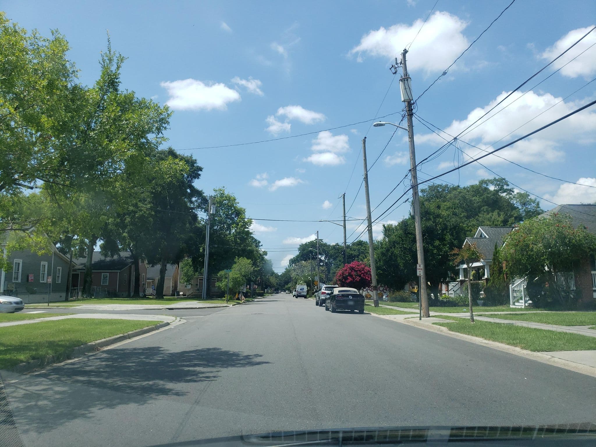 Street view near Roussell's Garden Bed And Breakfast, Savannah — © davegis (CC BY-SA · Mapillary)
