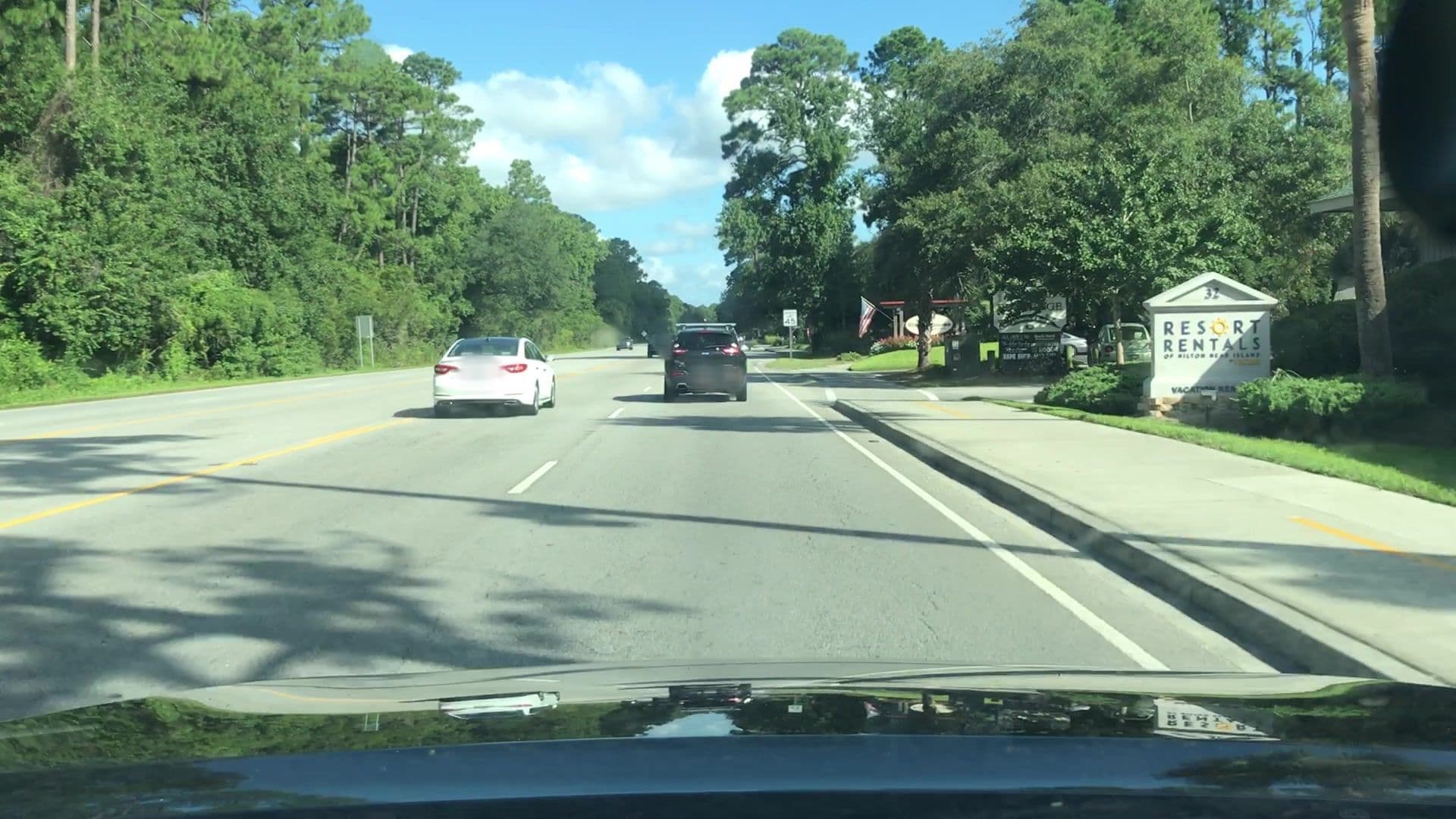 Street view near Resort Rentals of Hilton Head Island by Vacasa, Hilton Head Island — © lvl5 (CC BY-SA · Mapillary)