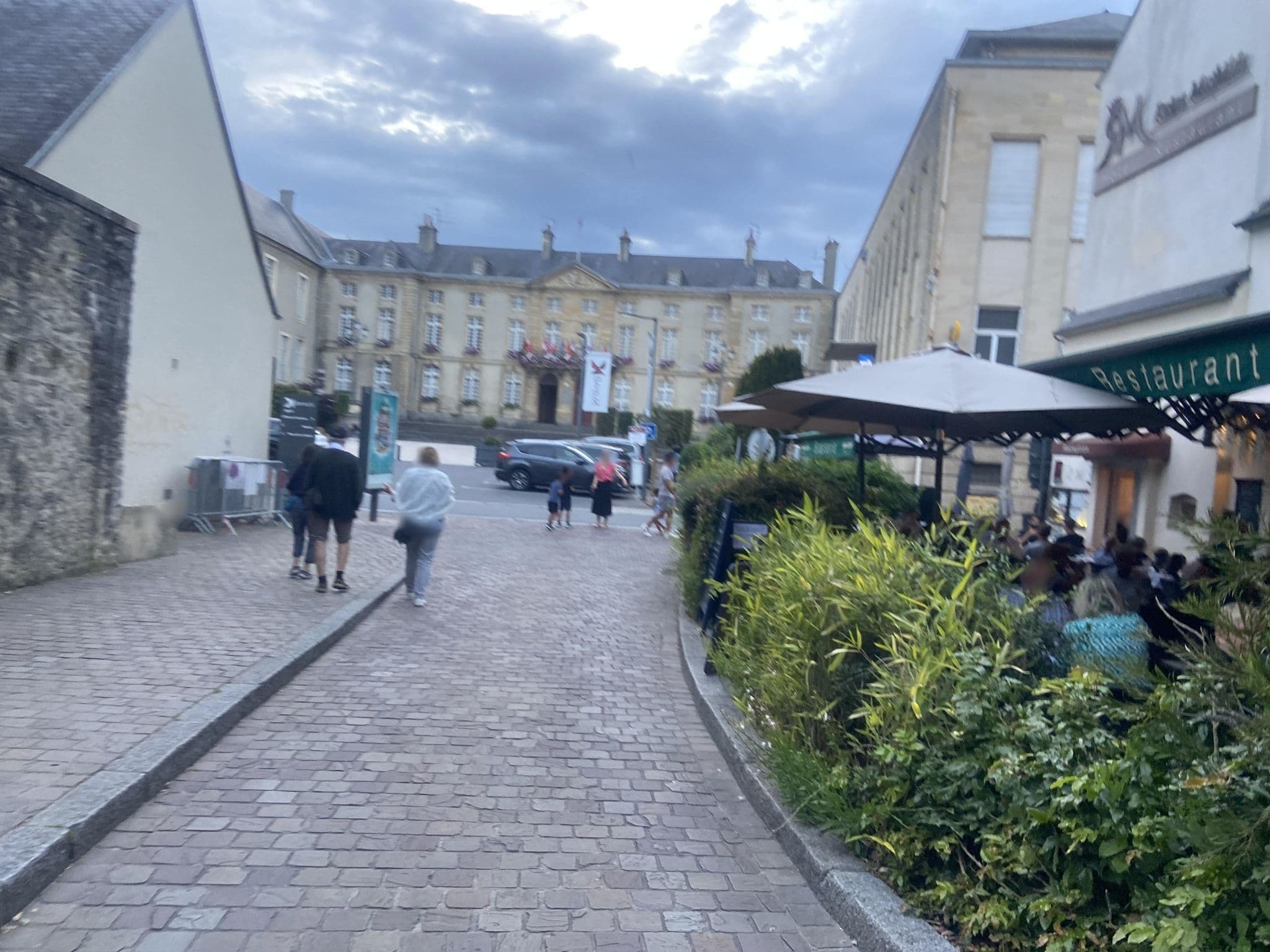 Street view near Hôtel Reine Mathilde, Bayeux — © vladb (CC BY-SA · Mapillary)