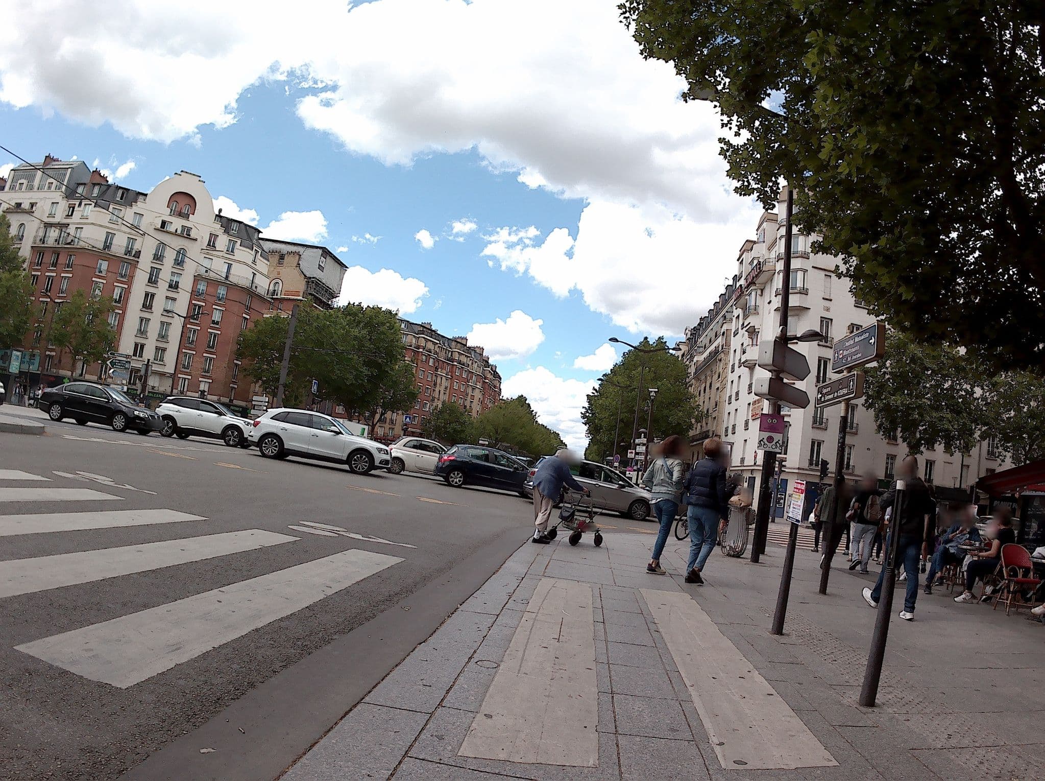 Street view near Bobo's Hotel, Paris 14 Observatoire — © patman (CC BY-SA · Mapillary)