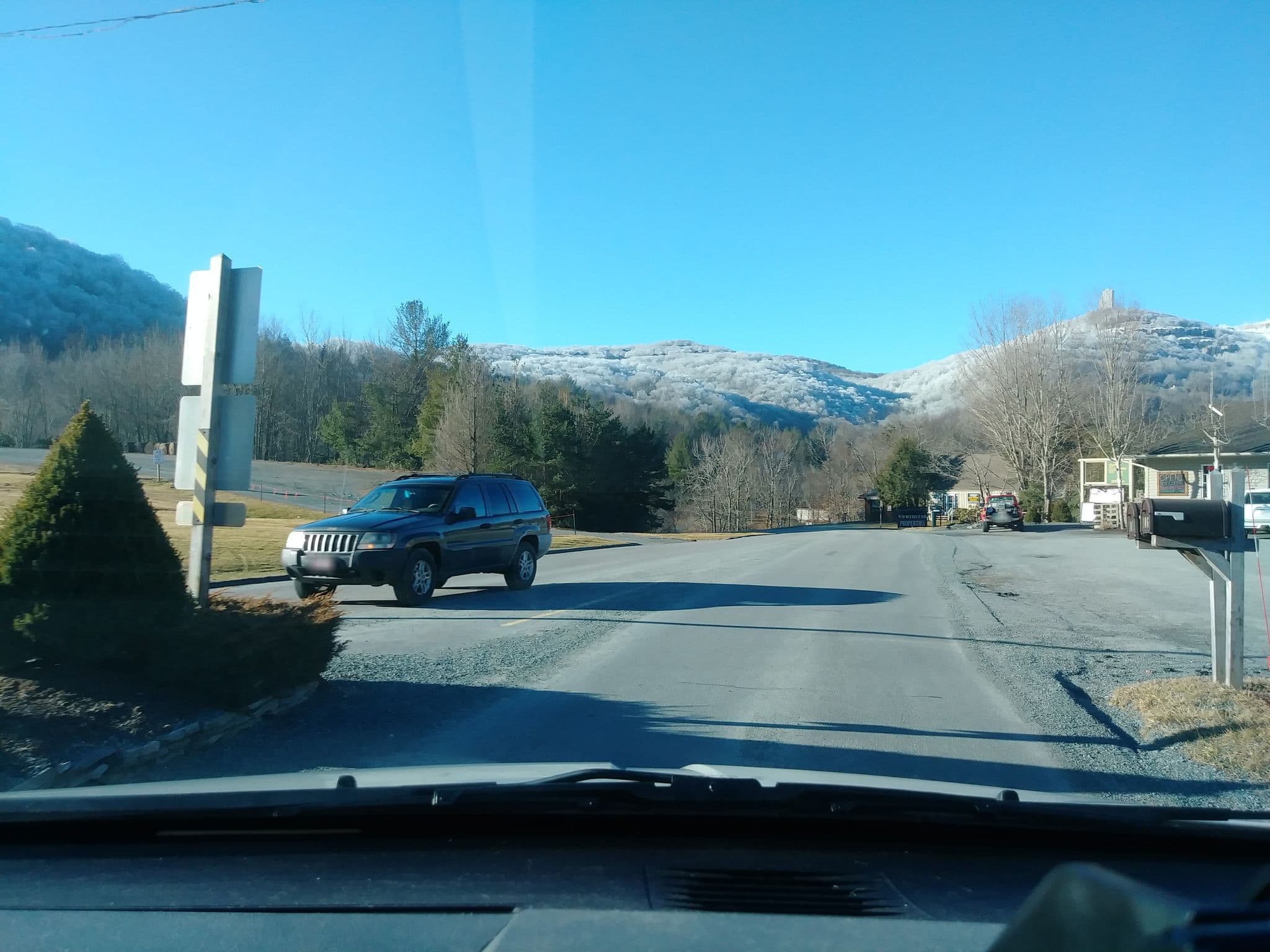 Street view near Dereka's Sugar Mountain, Banner Elk — © RussellM (CC BY-SA · Mapillary)