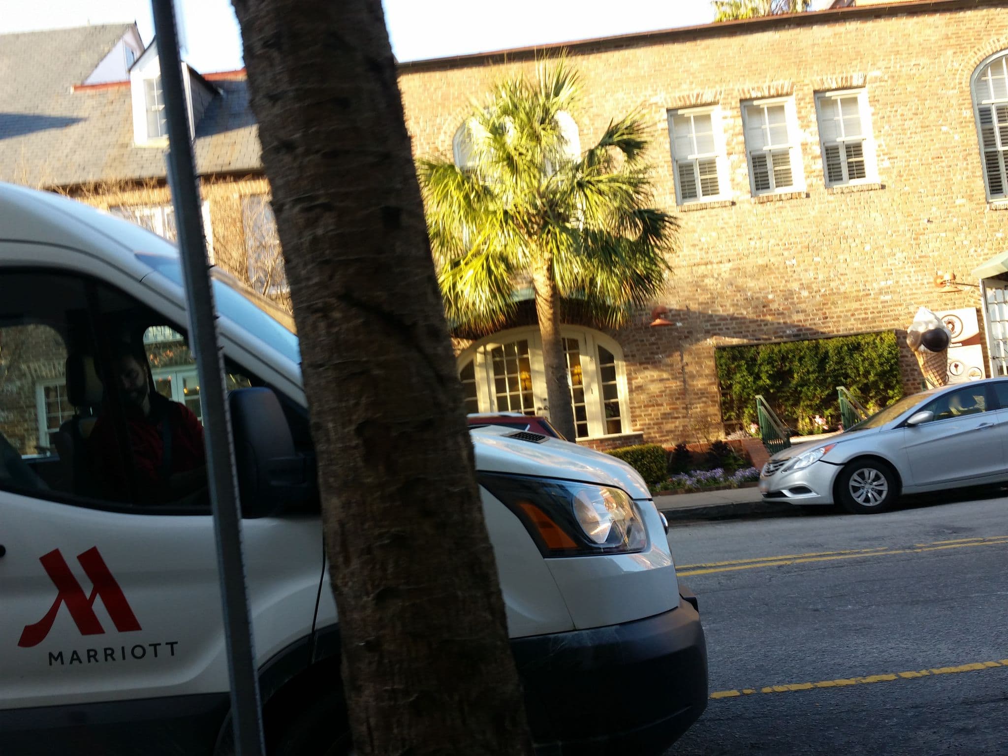 Street view near The Anchorage Inn, Charleston — © allen (CC BY-SA · Mapillary)