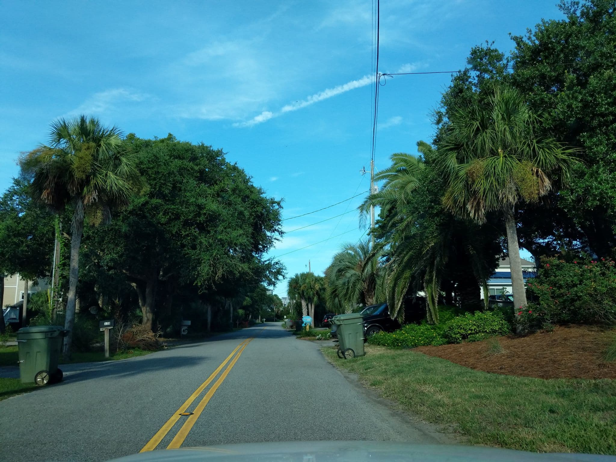Street view near 128 Carolina Blvd, Isle of Palms — © atze02 (CC BY-SA · Mapillary)