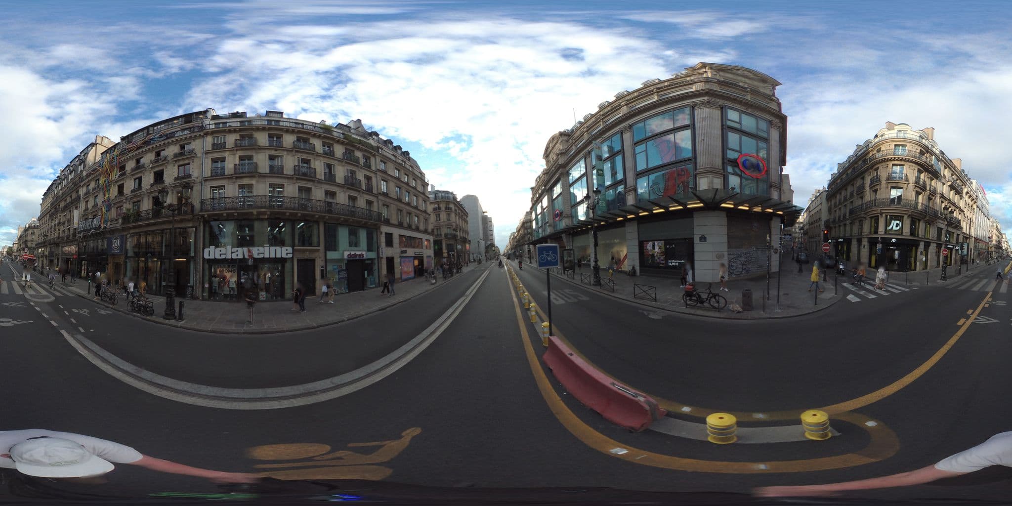 Street view near Hôtel Flor Rivoli, Paris 01 Louvre — © geovelo (CC BY-SA · Mapillary)