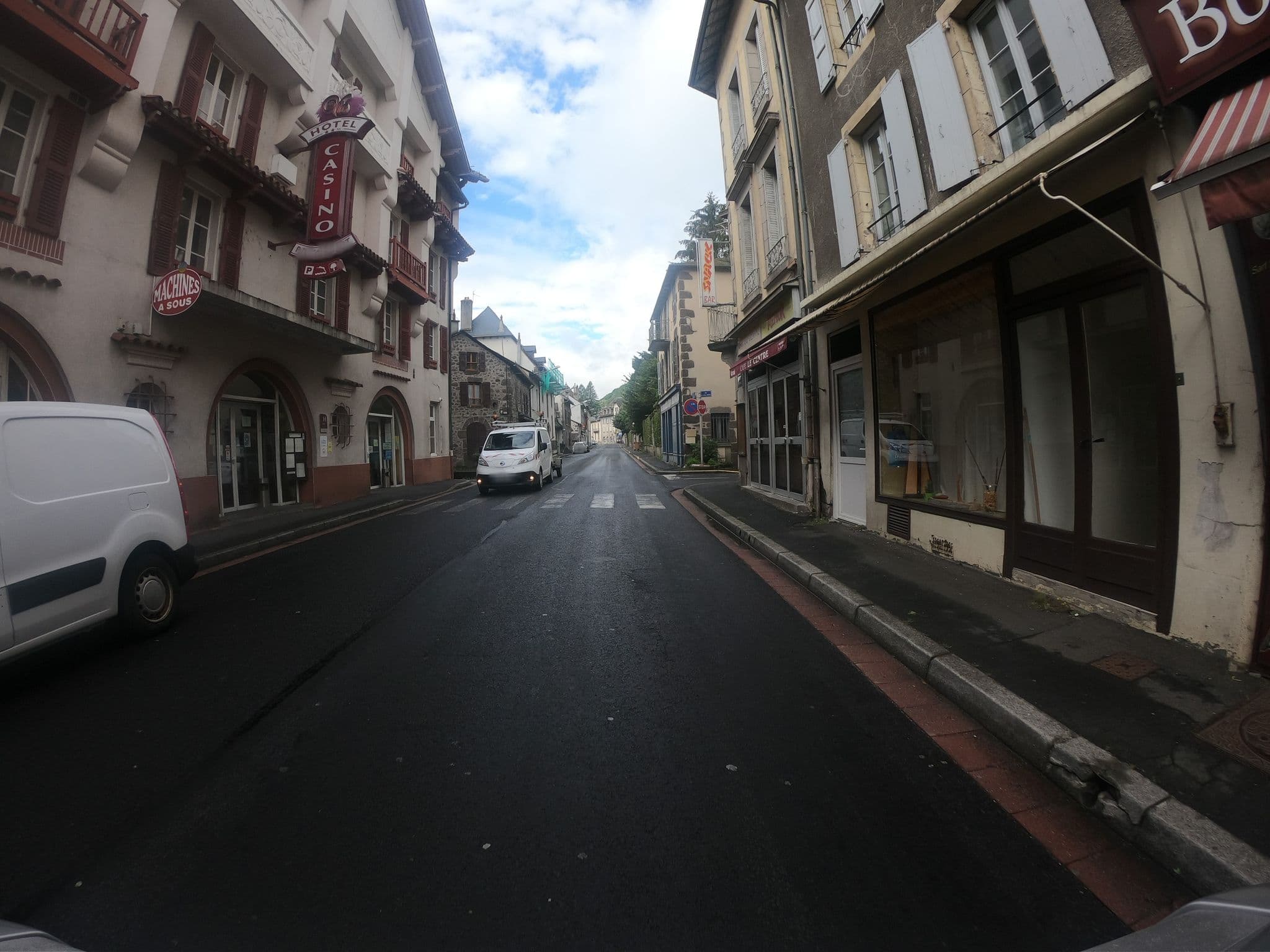 Street view near Casino, Vic-sur-Cère — © joostjakob (CC BY-SA · Mapillary)