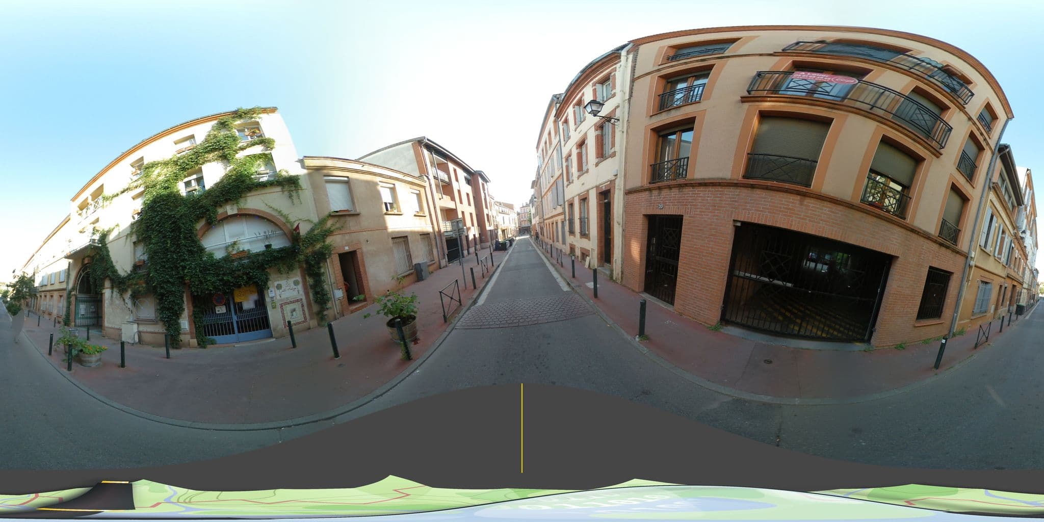 Street view near La Petite Auberge de Saint-Sernin, Toulouse — © tyndare (CC BY-SA · Mapillary)