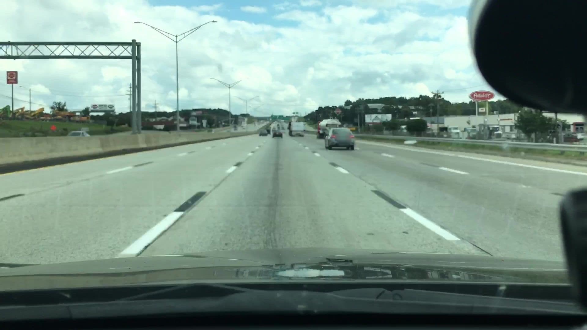 Street view near Embassy Suits Lobby, Kernersville — © lvl5 (CC BY-SA · Mapillary)