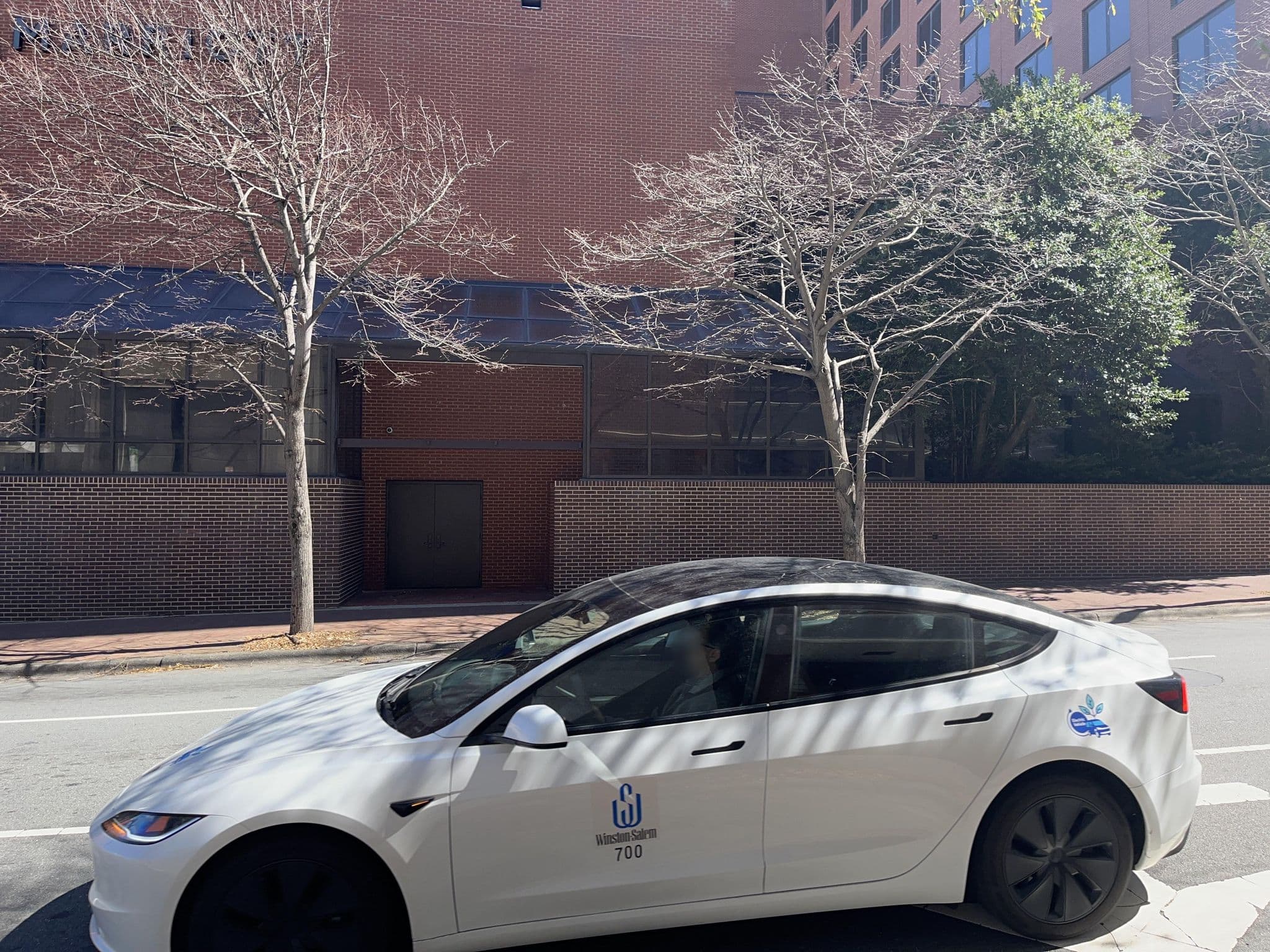 Street view near Hearn Ballroom - Winston-Salem Marriott, Winston-Salem — © gregorywpower (CC BY-SA · Mapillary)
