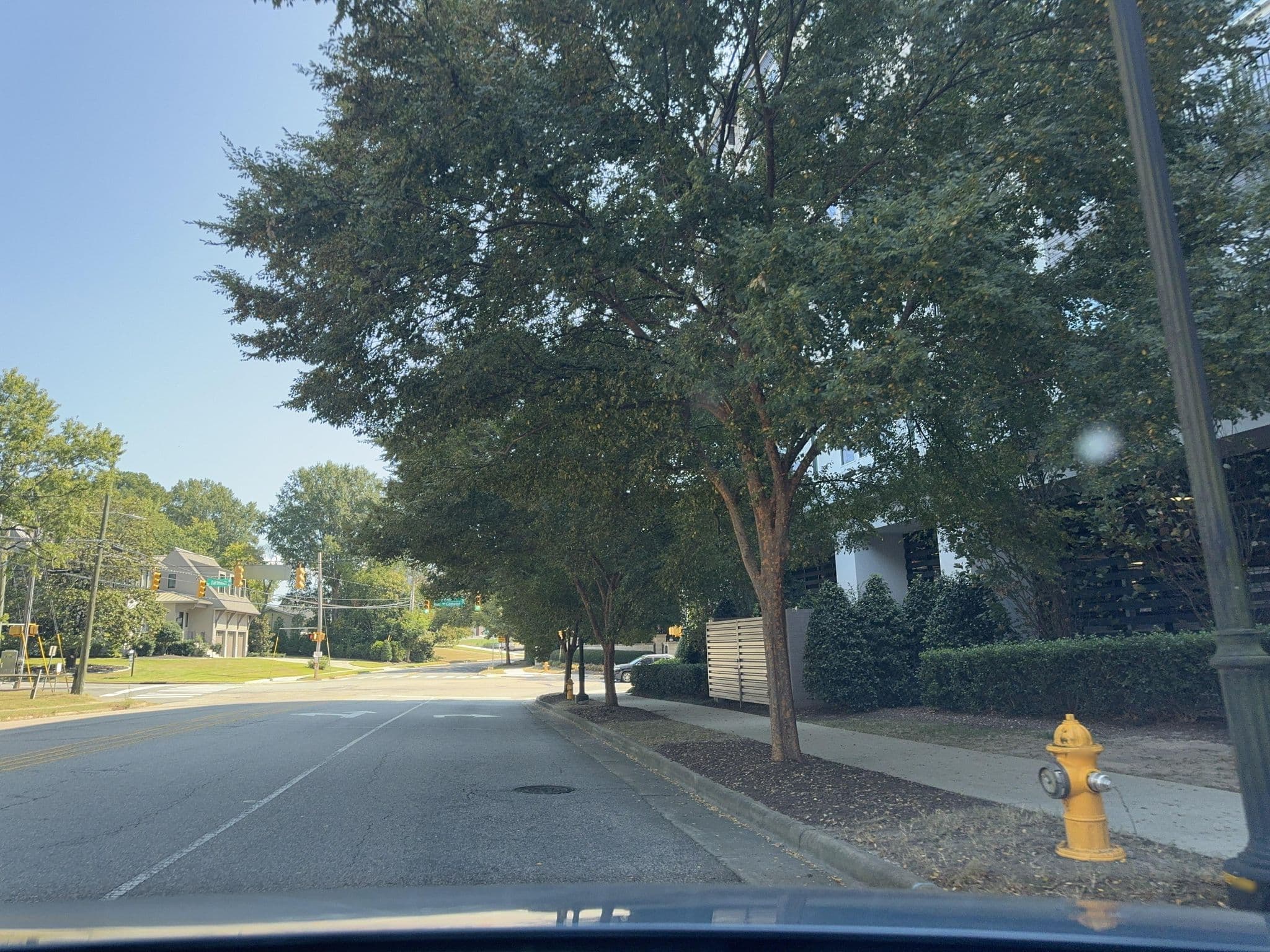 Street view near Dartmouth North Hills Apartments, West Raleigh — © _jcaruso (CC BY-SA · Mapillary)