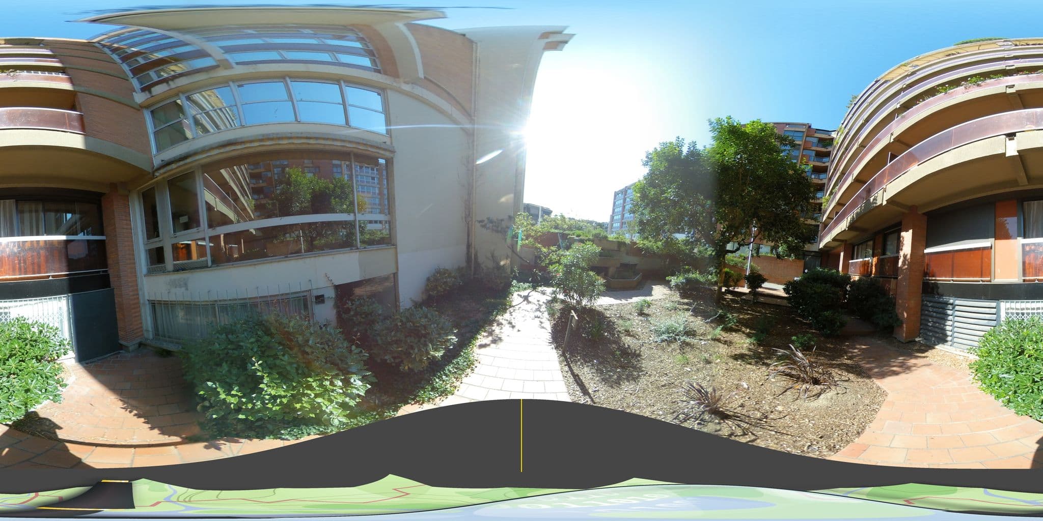 Street view near Mercure Toulouse Saint-Georges, Toulouse — © tyndare (CC BY-SA · Mapillary)