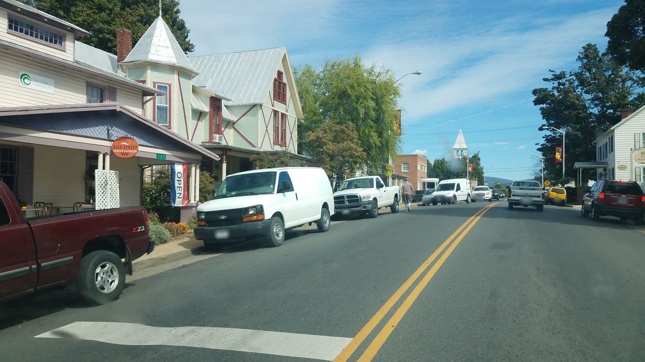 Street view near Victorian Inn of Luray, Luray — © jbthemilker (CC BY-SA · Mapillary)