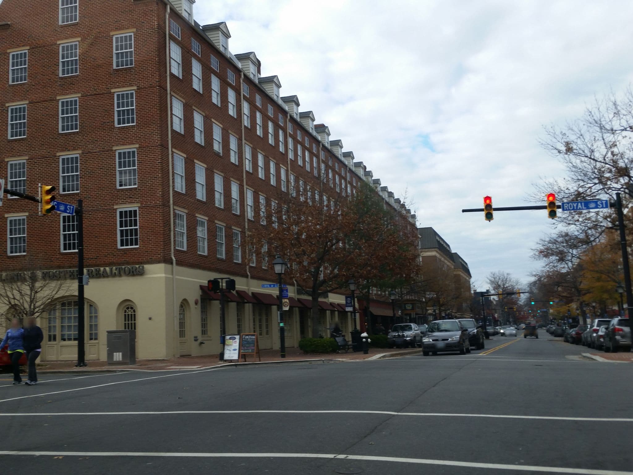 Street view near Doggie Yappy Hour, Alexandria — © jaakkoh (CC BY-SA · Mapillary)