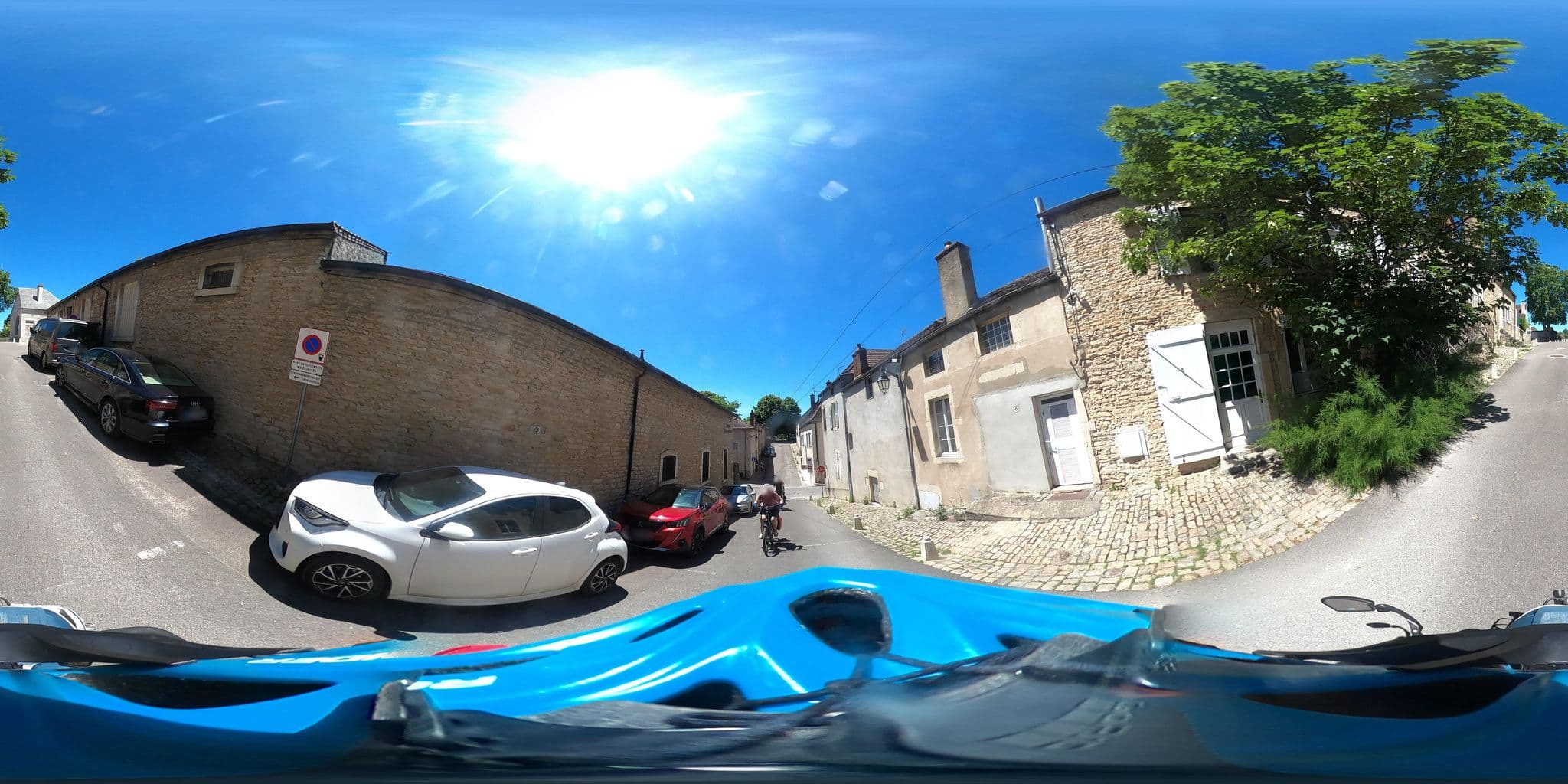 Street view near Hotel des Tonneliers, Beaune — © padididejurbise (CC BY-SA · Mapillary)