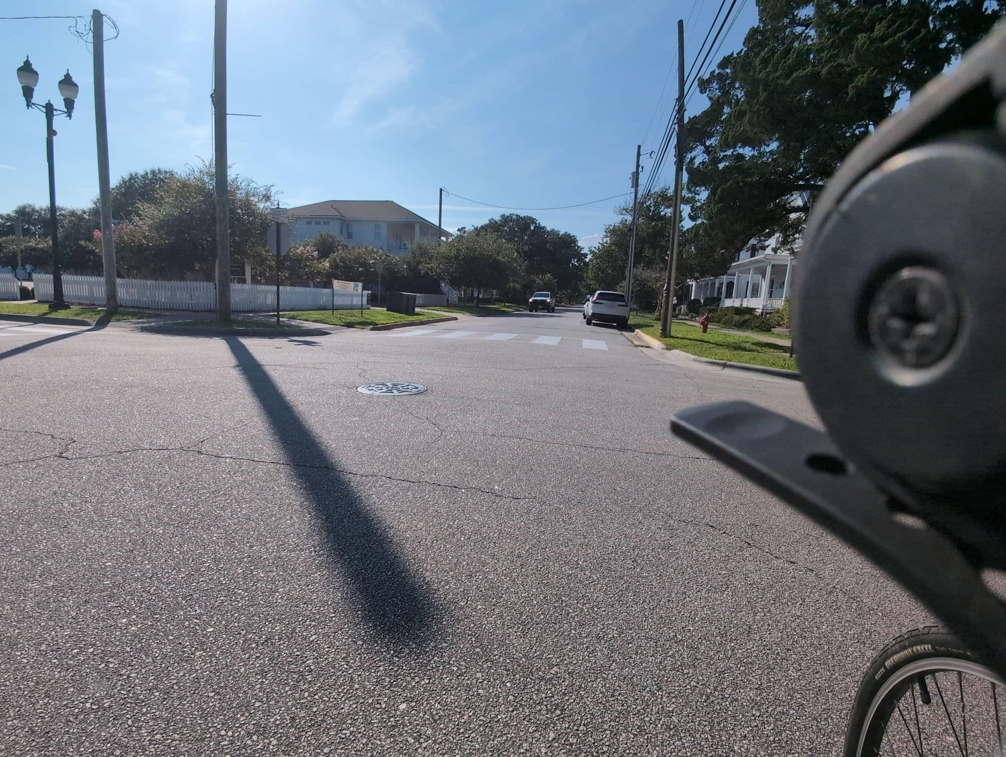 Street view near Captains' Quarters of Beaufort, Morehead City — © mhpob (CC BY-SA · Mapillary)