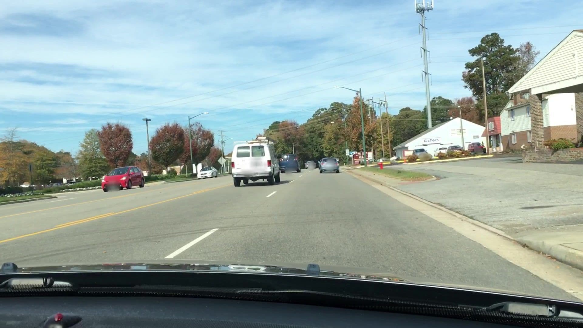 Street view near Capt. John Smith Inn, Gloucester Point — © lvl5 (CC BY-SA · Mapillary)