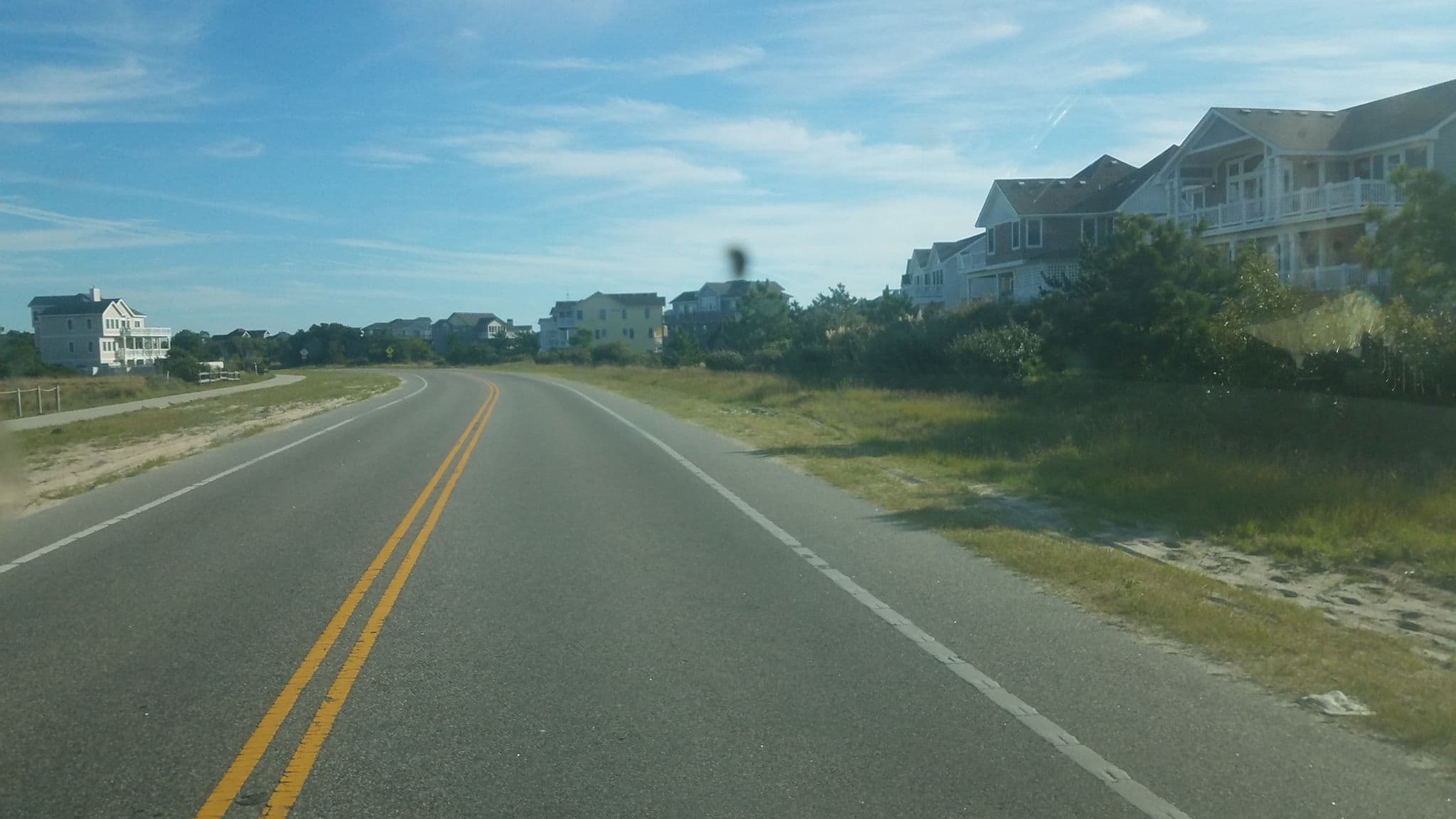 Street view near Easy Street, Southern Shores — © jbthemilker (CC BY-SA · Mapillary)