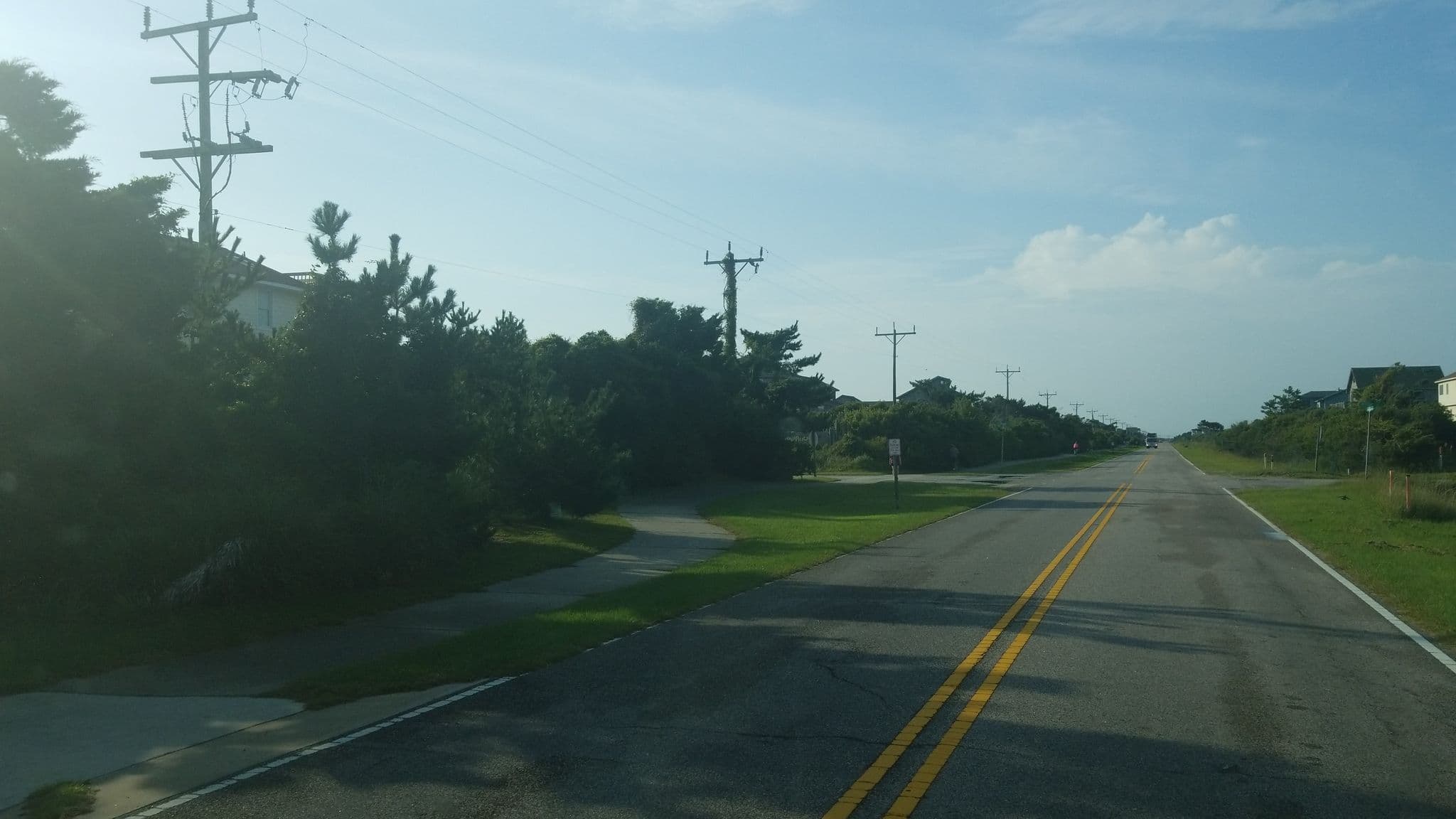 Street view near Dream Weaver, Wanchese — © jbthemilker (CC BY-SA · Mapillary)