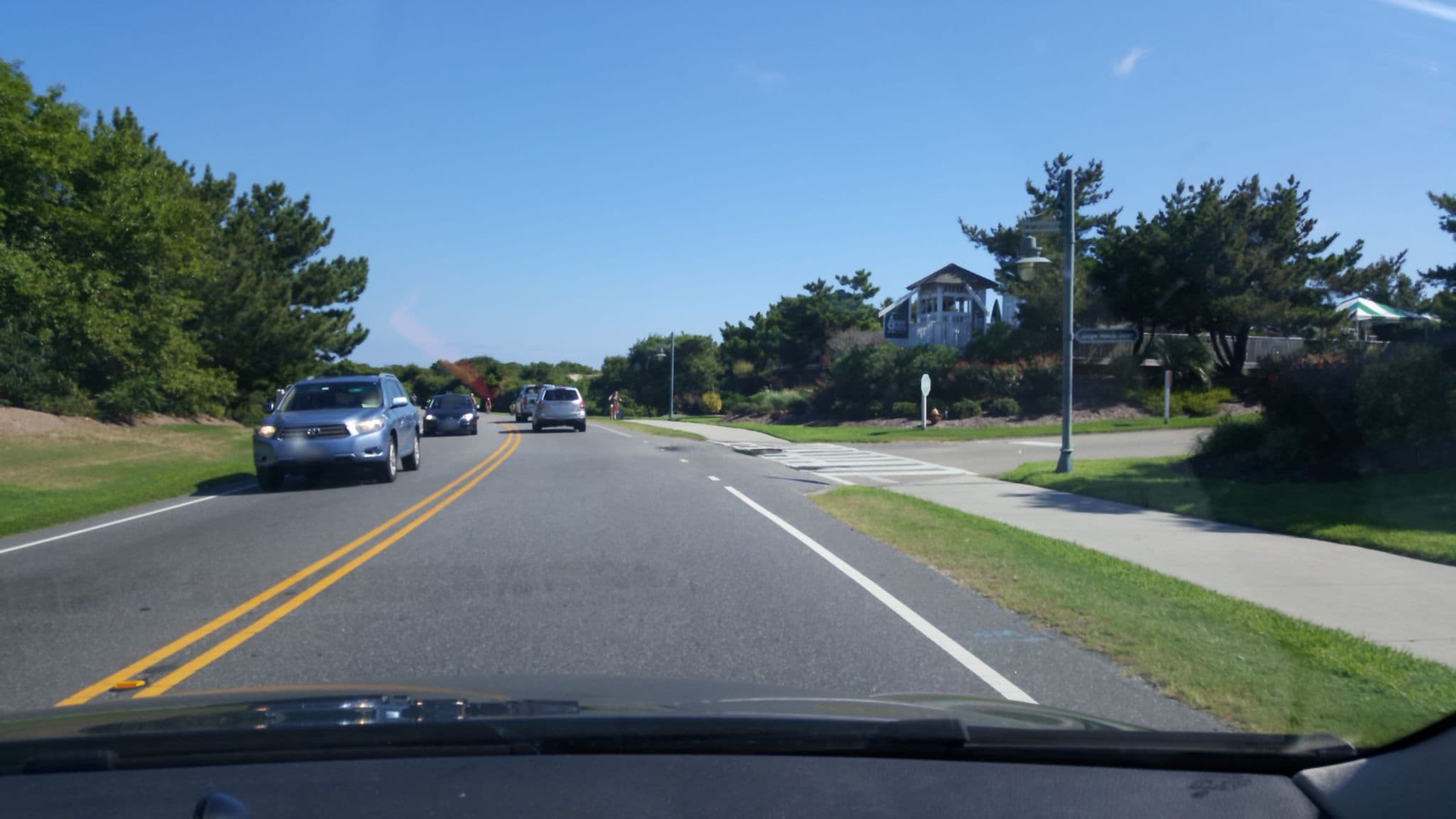Street view near Ships Watch, Southern Shores — © kevinkreiser (CC BY-SA · Mapillary)