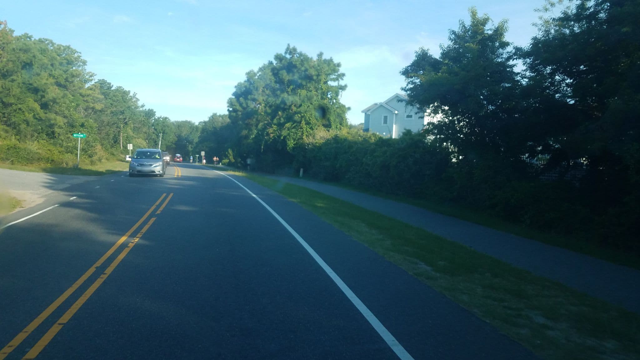 Street view near The Drake, Southern Shores — © jbthemilker (CC BY-SA · Mapillary)